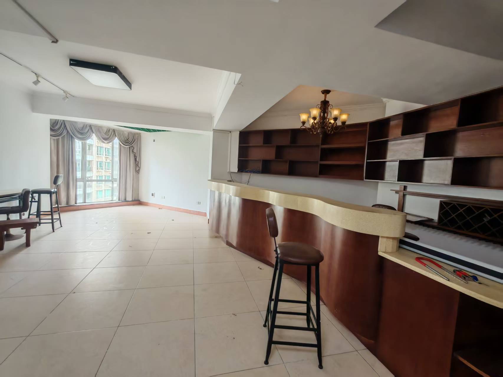 世贸中心  3室2厅1卫    2500.0元/月 世贸中心  3室2厅1卫    2500.0元/月室内图