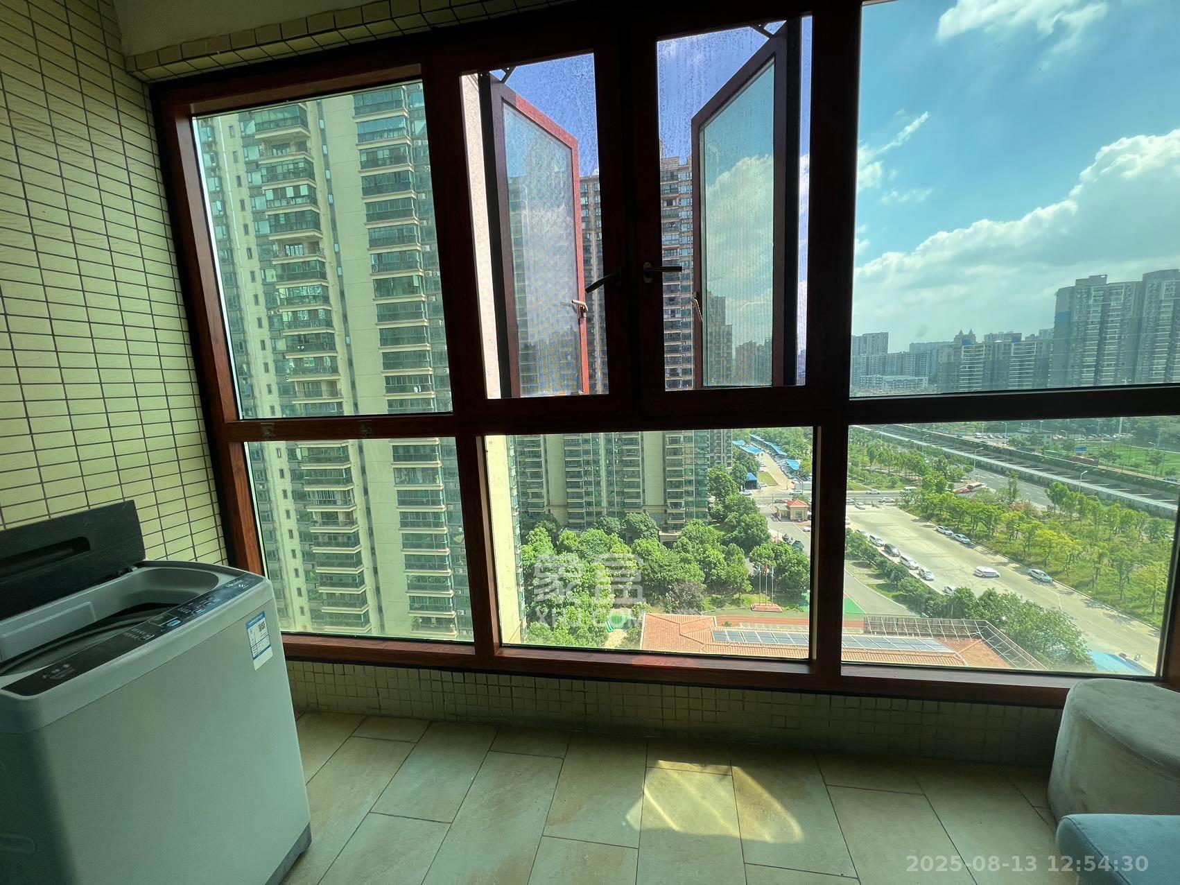 恒大绿洲  2室2厅1卫    2400.0元/月室内图