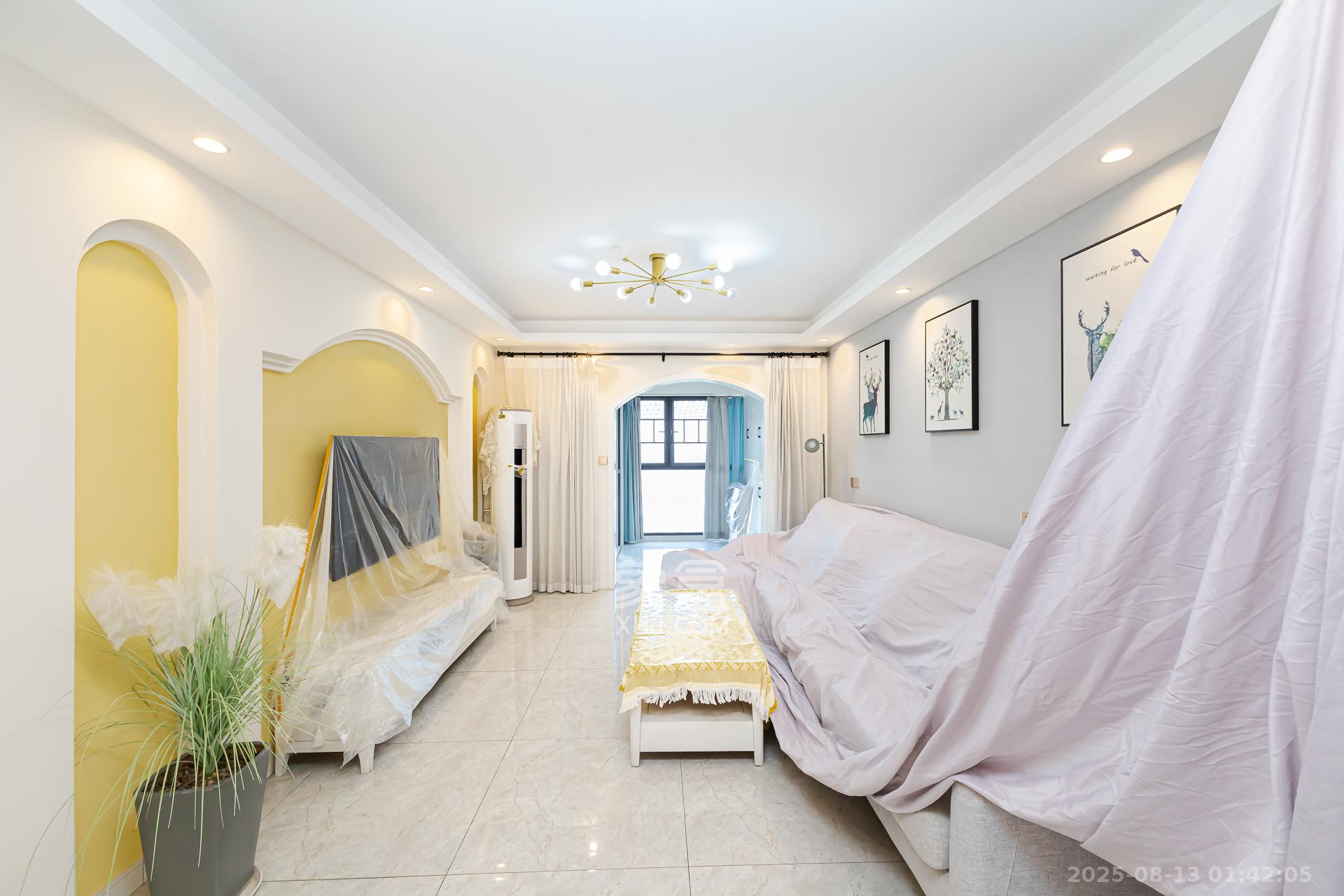 时代倾城三期 2室2厅1卫 70.0万 时代倾城三期 2室2厅1卫 70.0万客厅