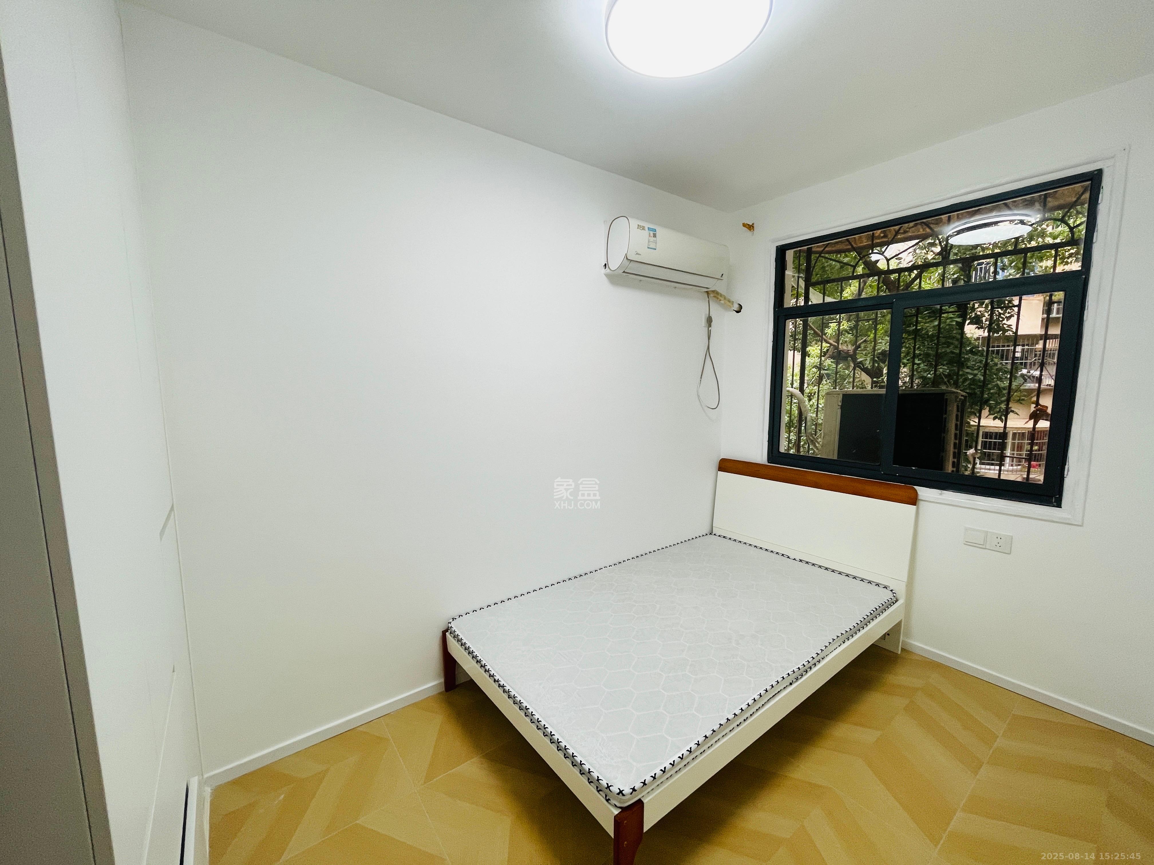 英才园三片  3室2厅1卫    2300.0元/月室内图