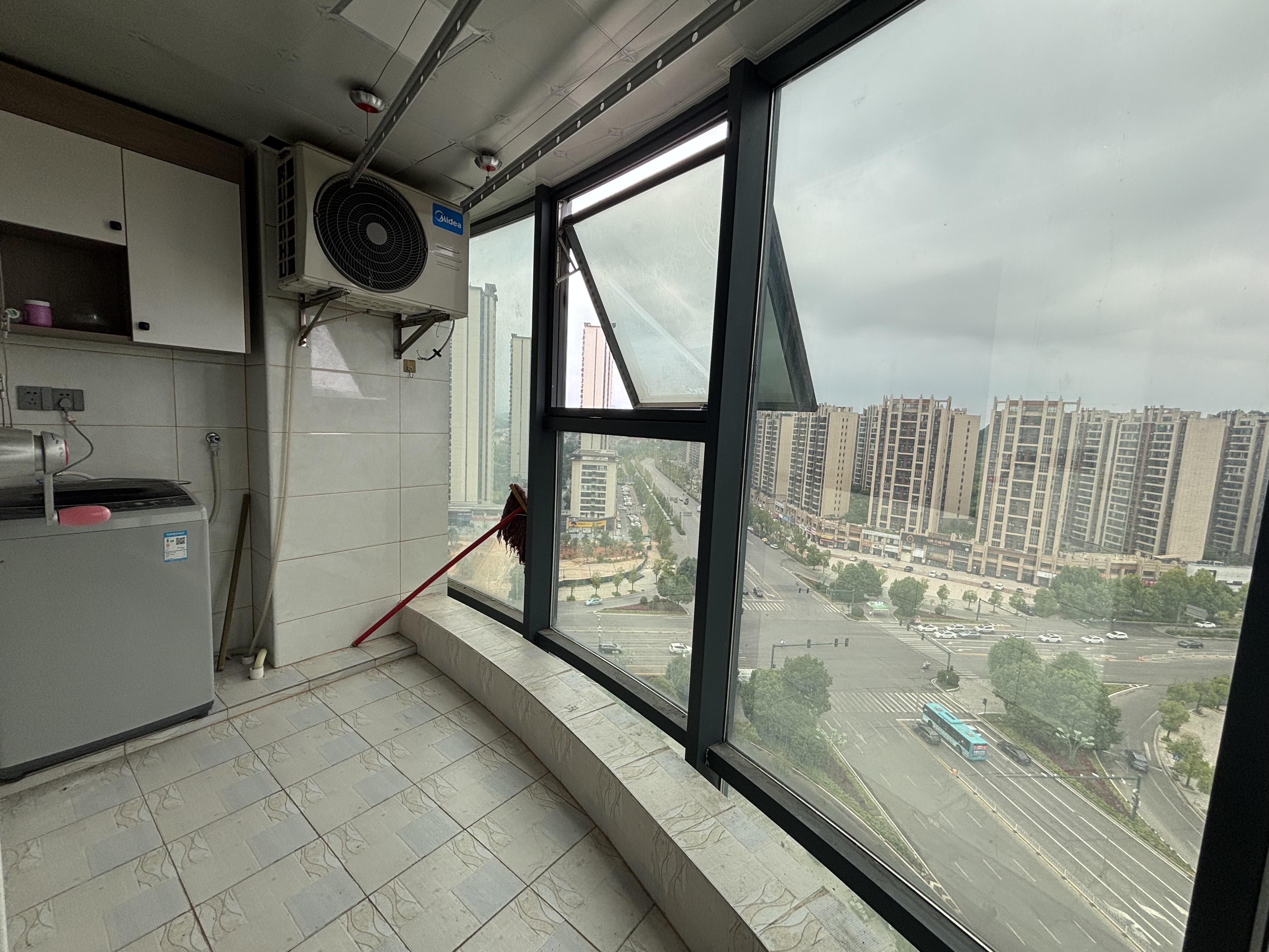 百弘学府城  2室2厅2卫    1200.0元/月室内图