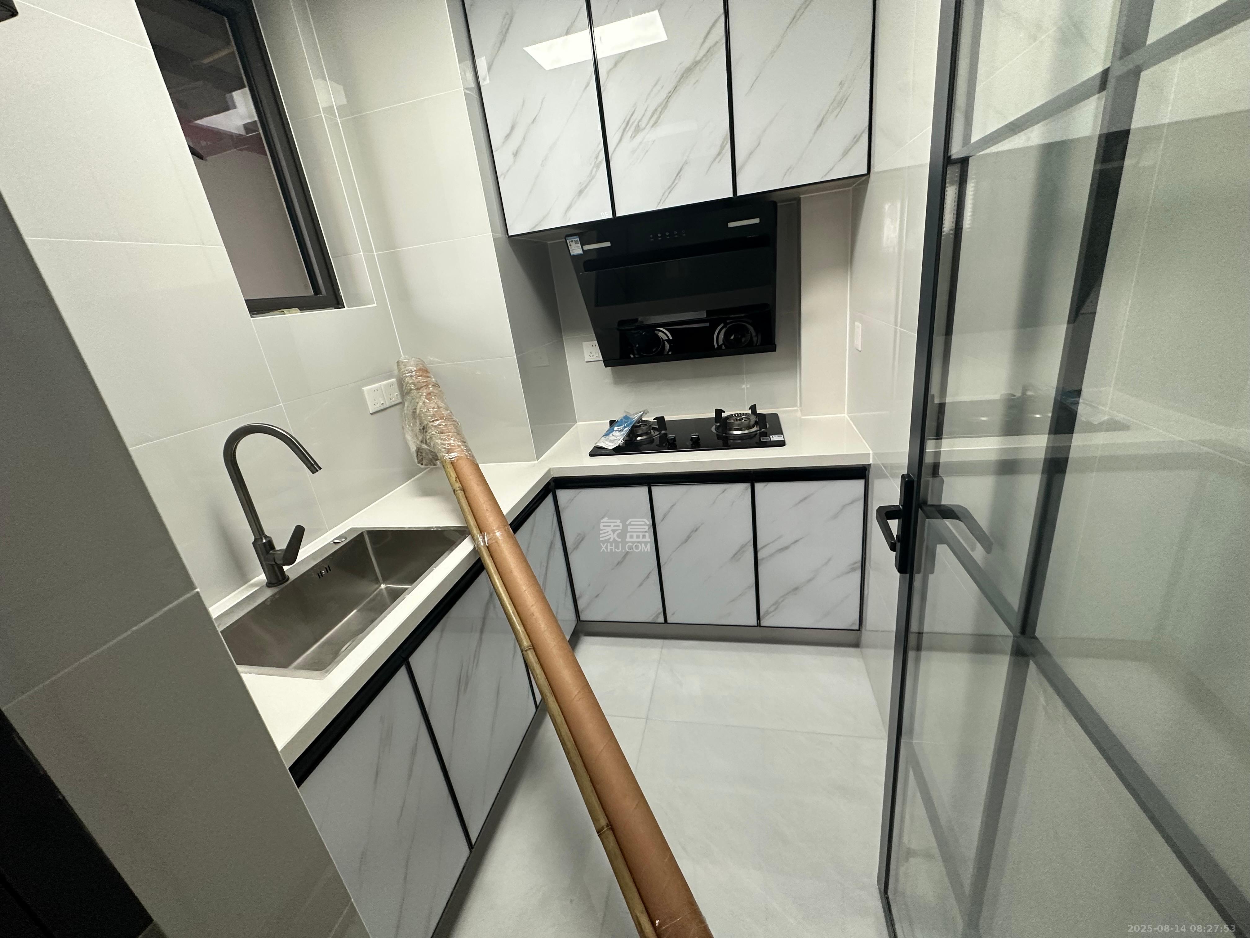 嘉雨兴园 1室1厅1卫 1800.0元/月 嘉雨兴园 1室1厅1卫 1800.0元/月室内图