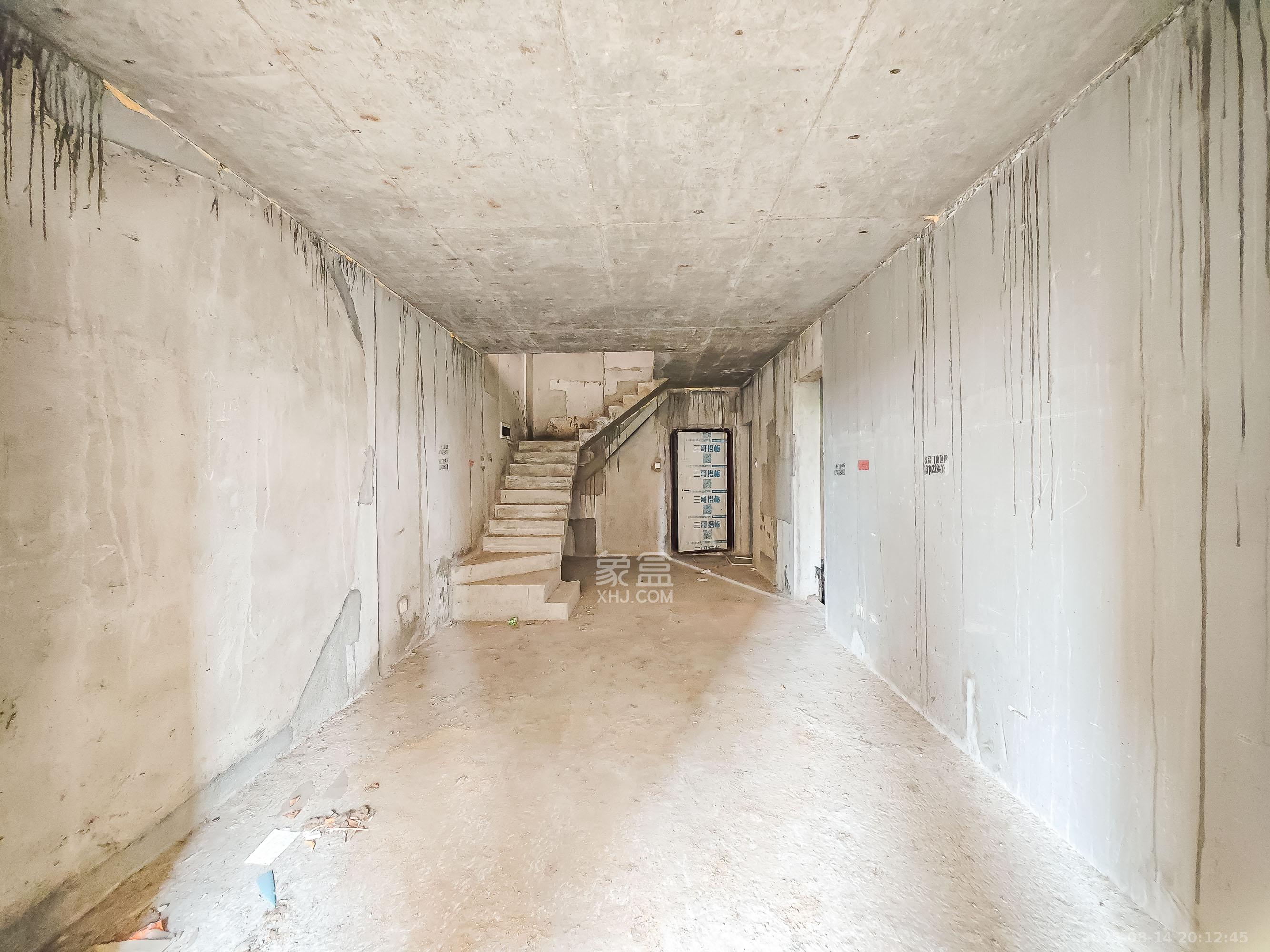 邦盛水岸御园 4室2厅2卫 65.8万 邦盛水岸御园 4室2厅2卫 65.8万客厅