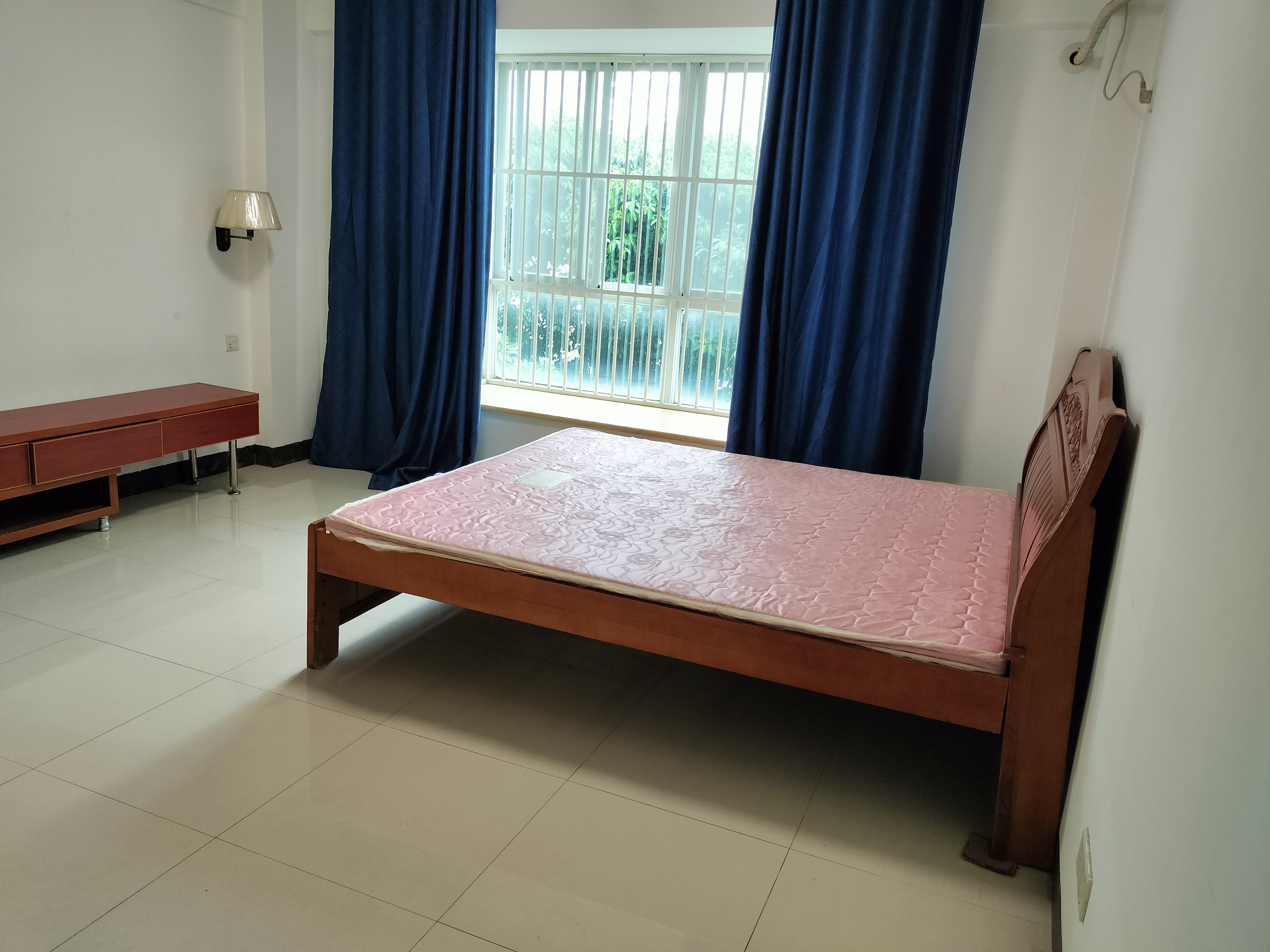 滨江温泉花园 3室2厅2卫 2300.0元/月 滨江温泉花园 3室2厅2卫 2300.0元/月室内图