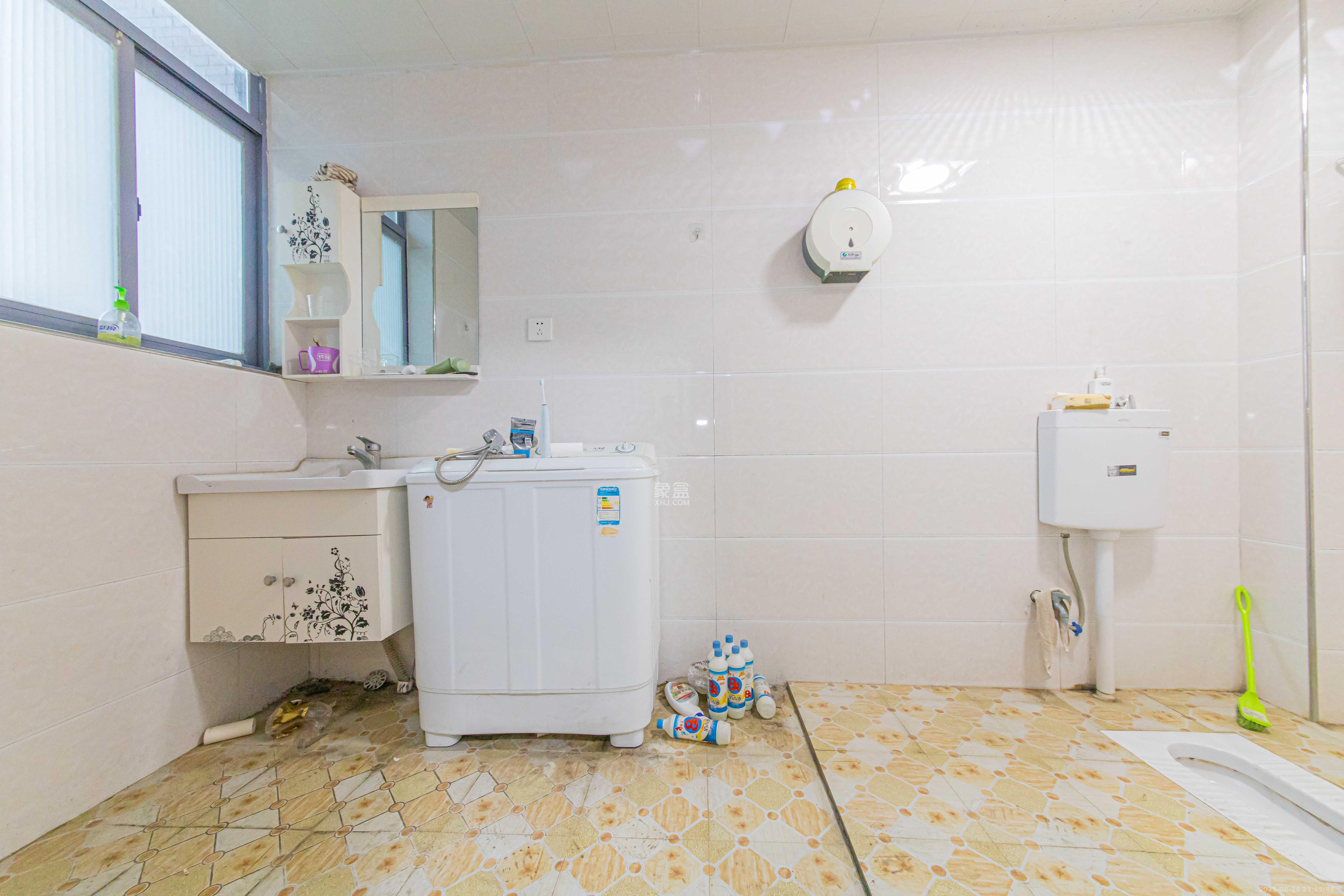 夏威夷碧水春城(碧桂园城市花园)  4室2厅2卫    129.0万 夏威夷碧水春城(碧桂园城市花园)  4室2厅2卫    129.0万卫生间