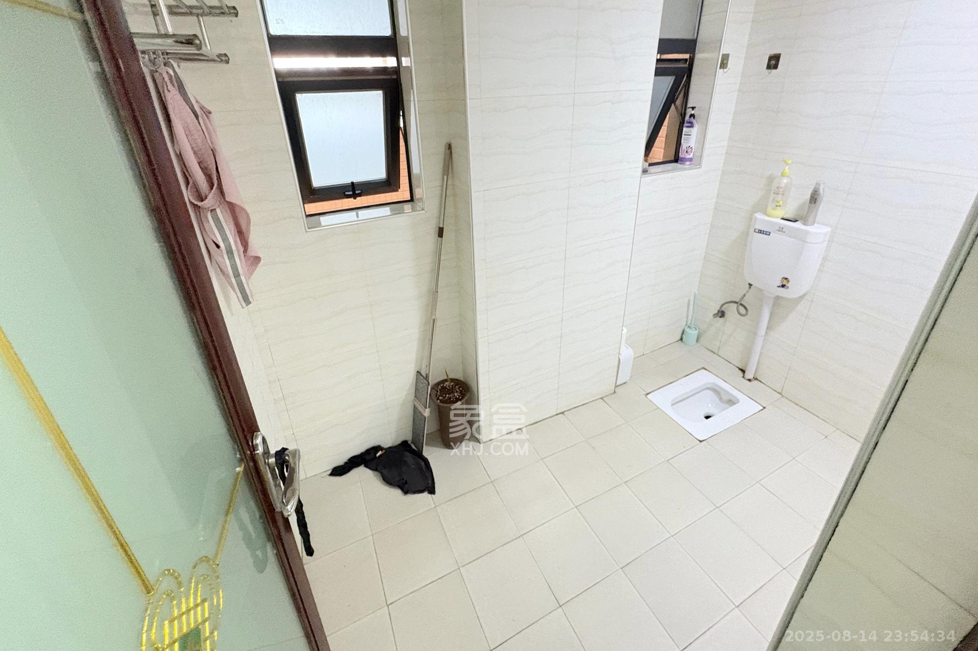 凯通国际城(凯通朝庭)  2室1厅1卫    90.0万 凯通国际城(凯通朝庭)  2室1厅1卫    90.0万卫生间