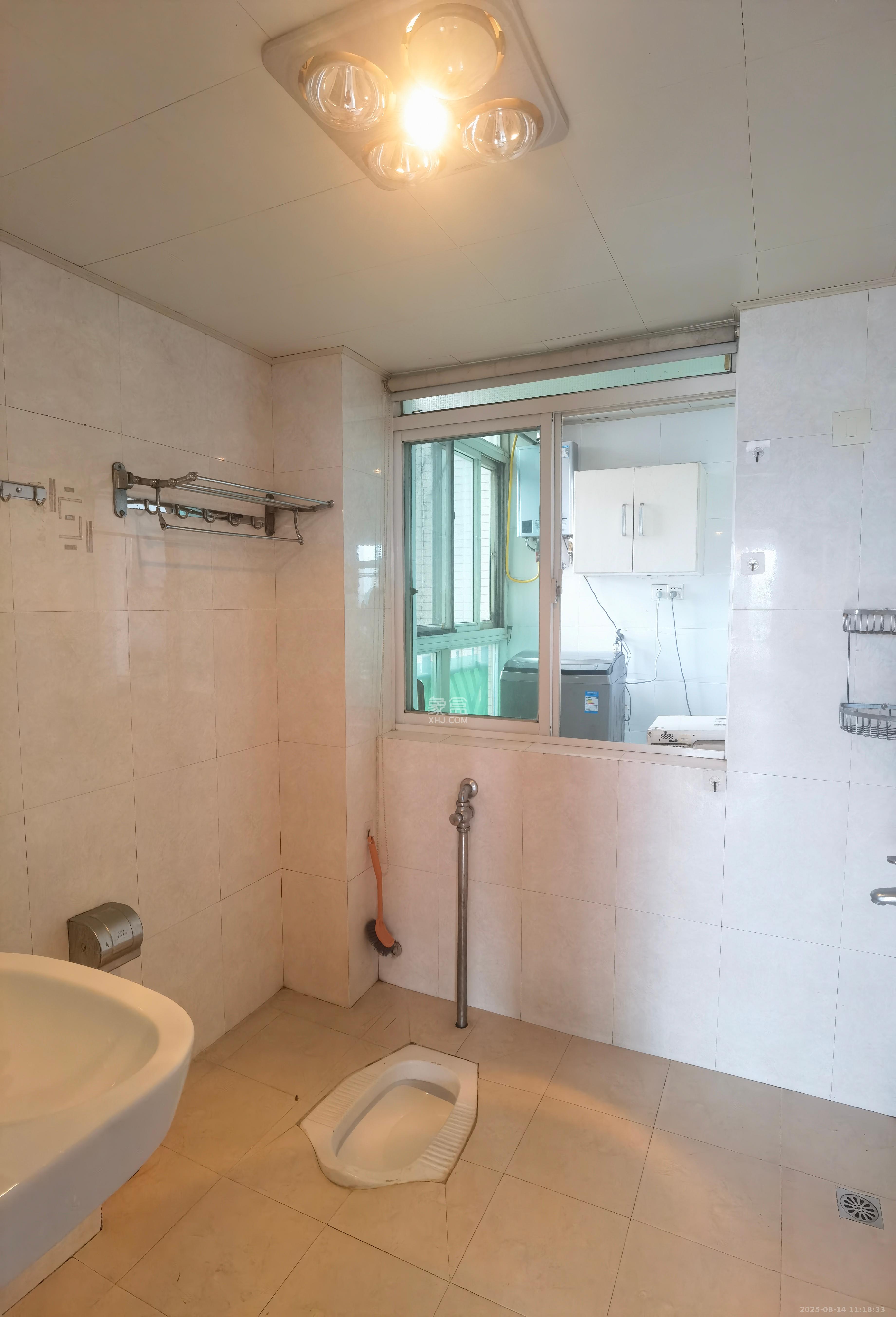 左岸春天 3室2厅2卫 2400.0元/月 左岸春天 3室2厅2卫 2400.0元/月室内图