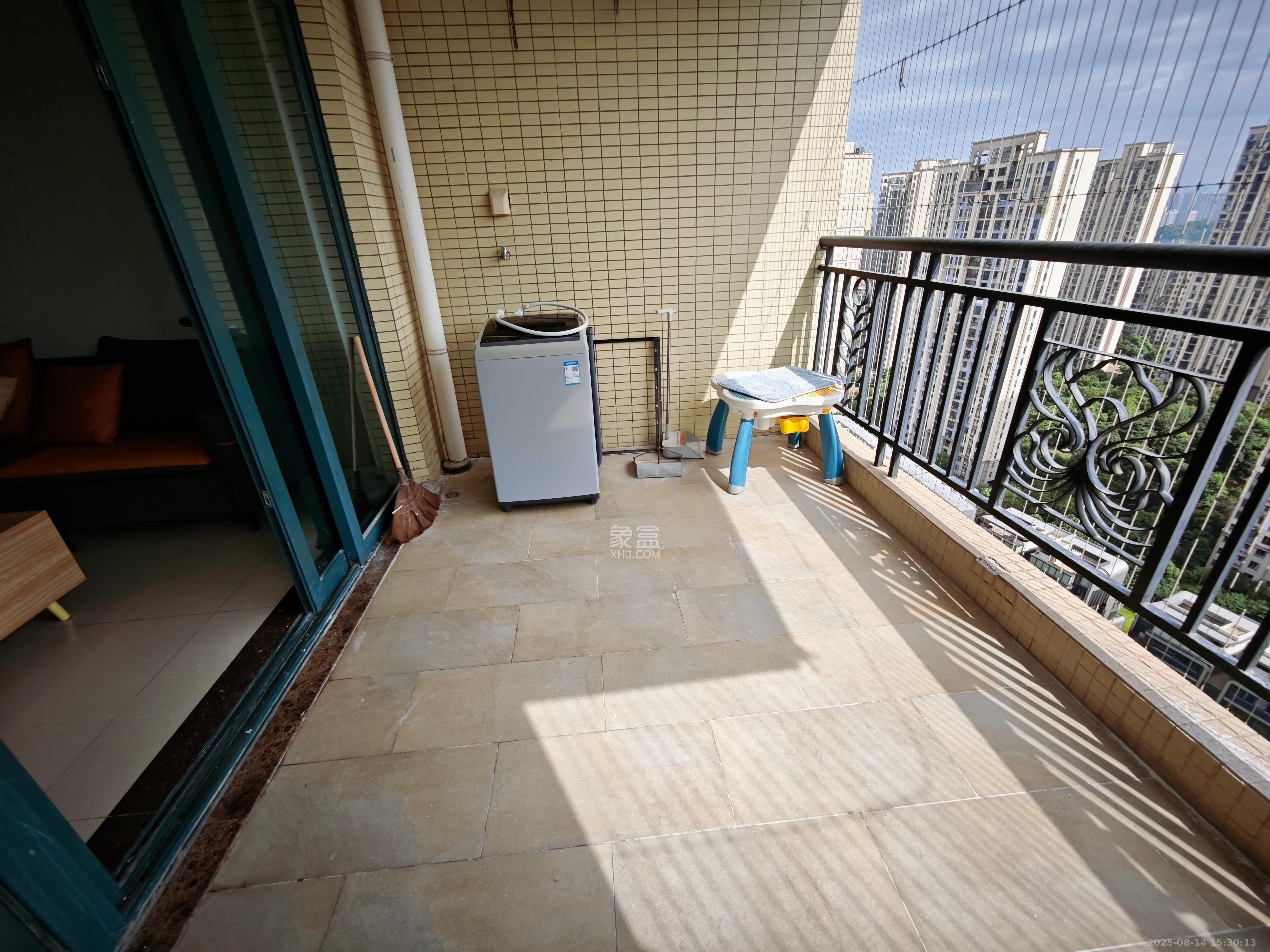 恒大华府 2室2厅1卫 2100.0元/月 恒大华府 2室2厅1卫 2100.0元/月室内图