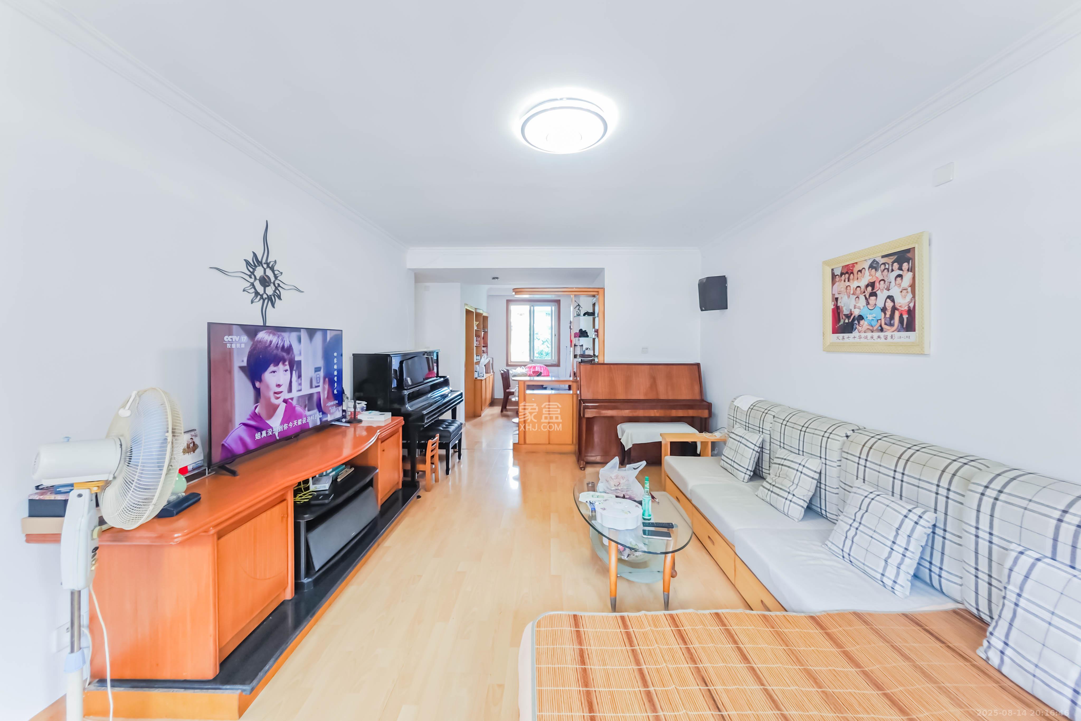 雨花区教师村 3室2厅1卫 56.0万 雨花区教师村 3室2厅1卫 56.0万客厅