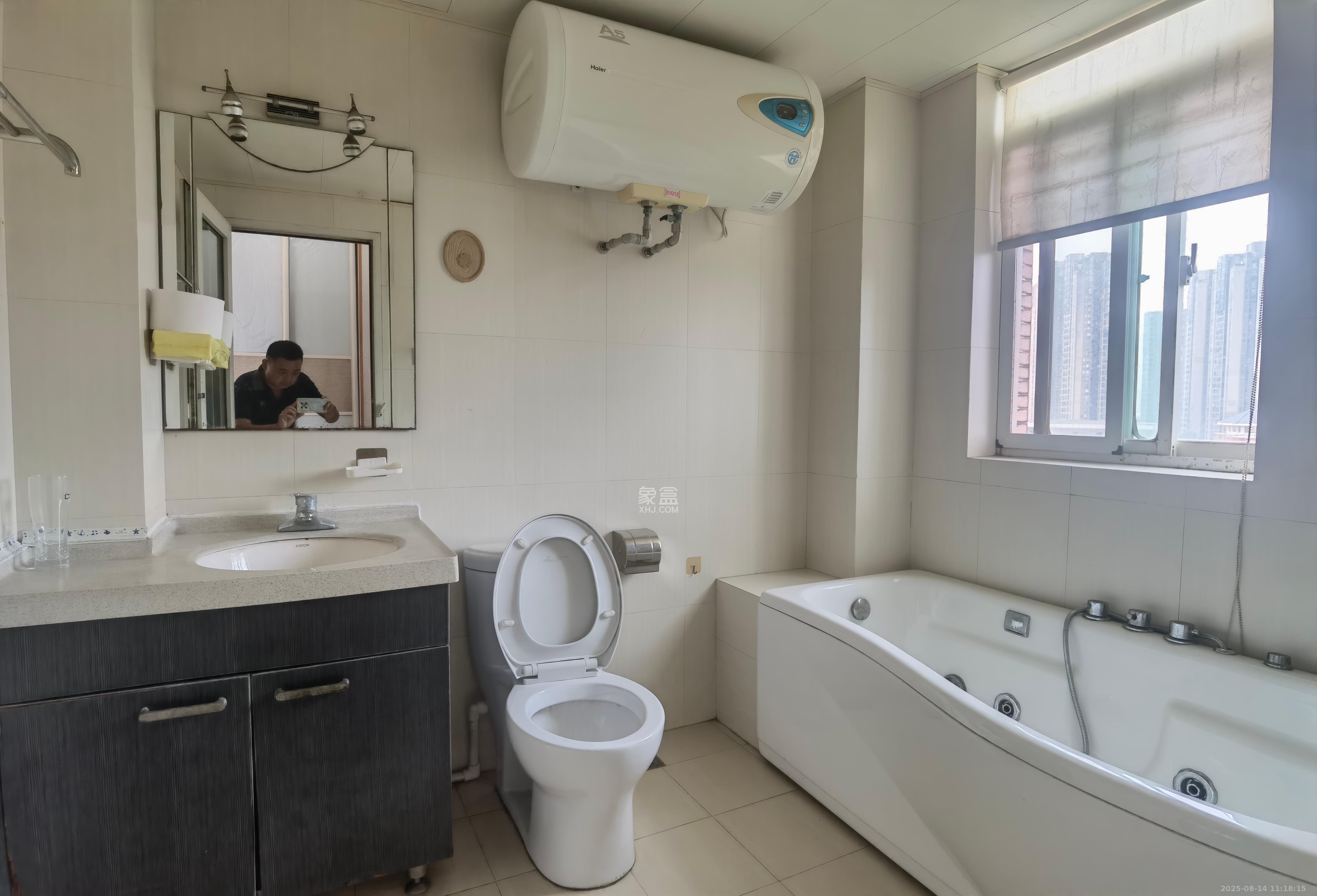 左岸春天 3室2厅2卫 2400.0元/月 左岸春天 3室2厅2卫 2400.0元/月室内图