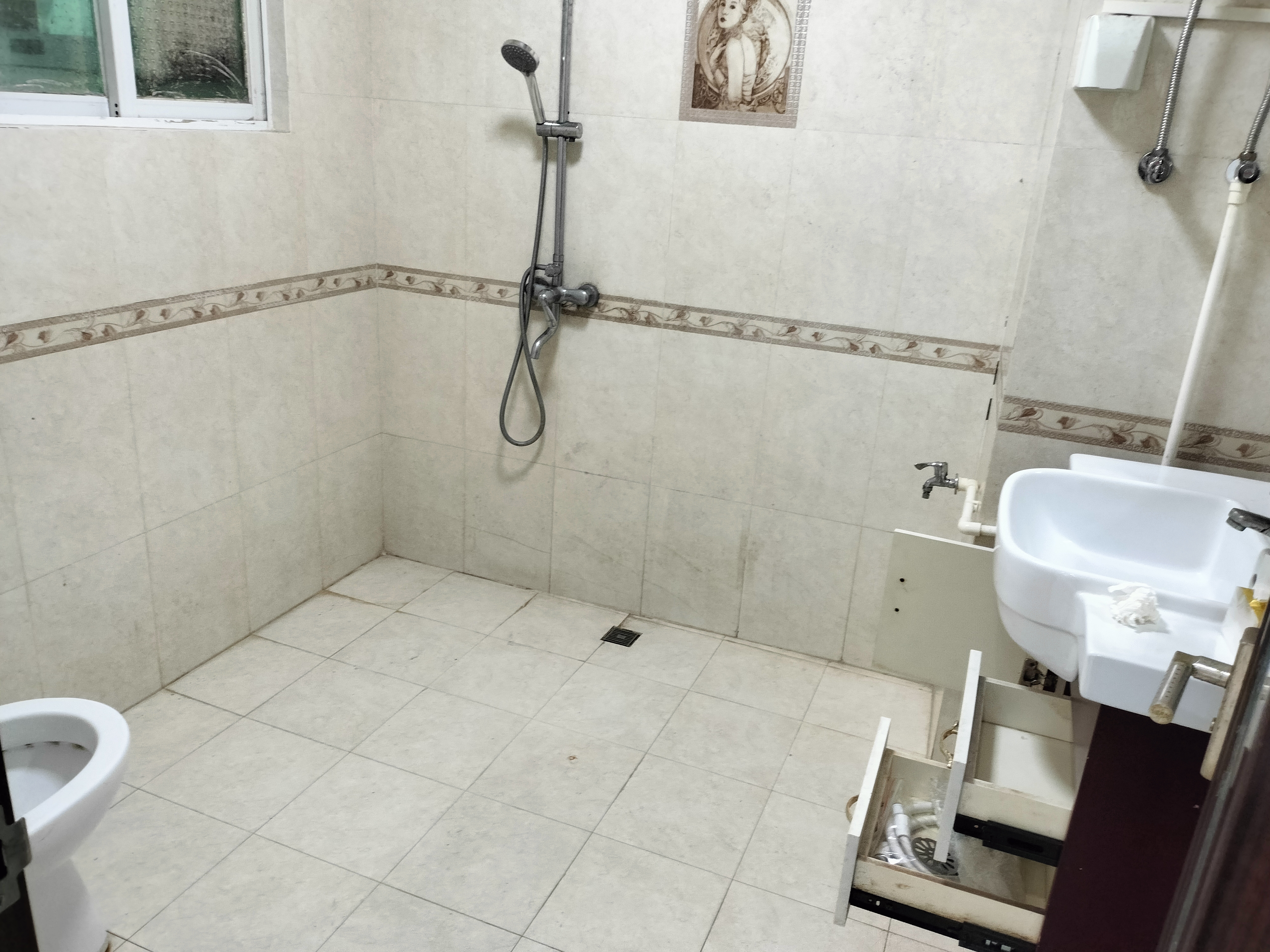 滨江温泉花园 3室2厅2卫 2300.0元/月 滨江温泉花园 3室2厅2卫 2300.0元/月室内图