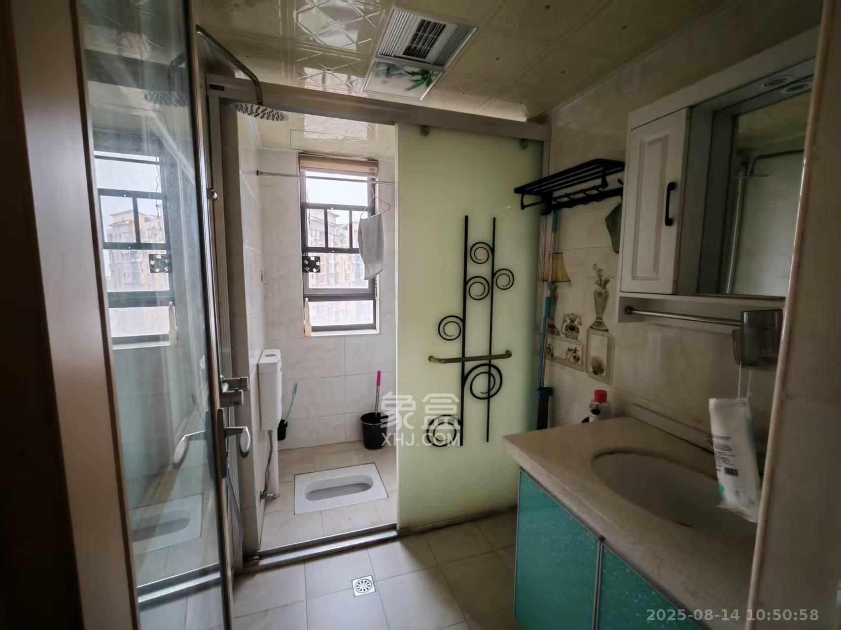 汇金城/嘉华城(二期、三期)  3室2厅2卫    3000.0元/月 汇金城/嘉华城(二期、三期)  3室2厅2卫    3000.0元/月室内图