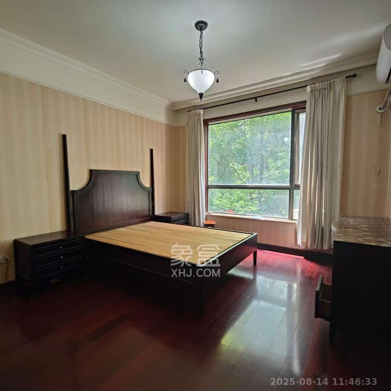 盛世美居荷园  3室2厅2卫    3900.0元/月室内图