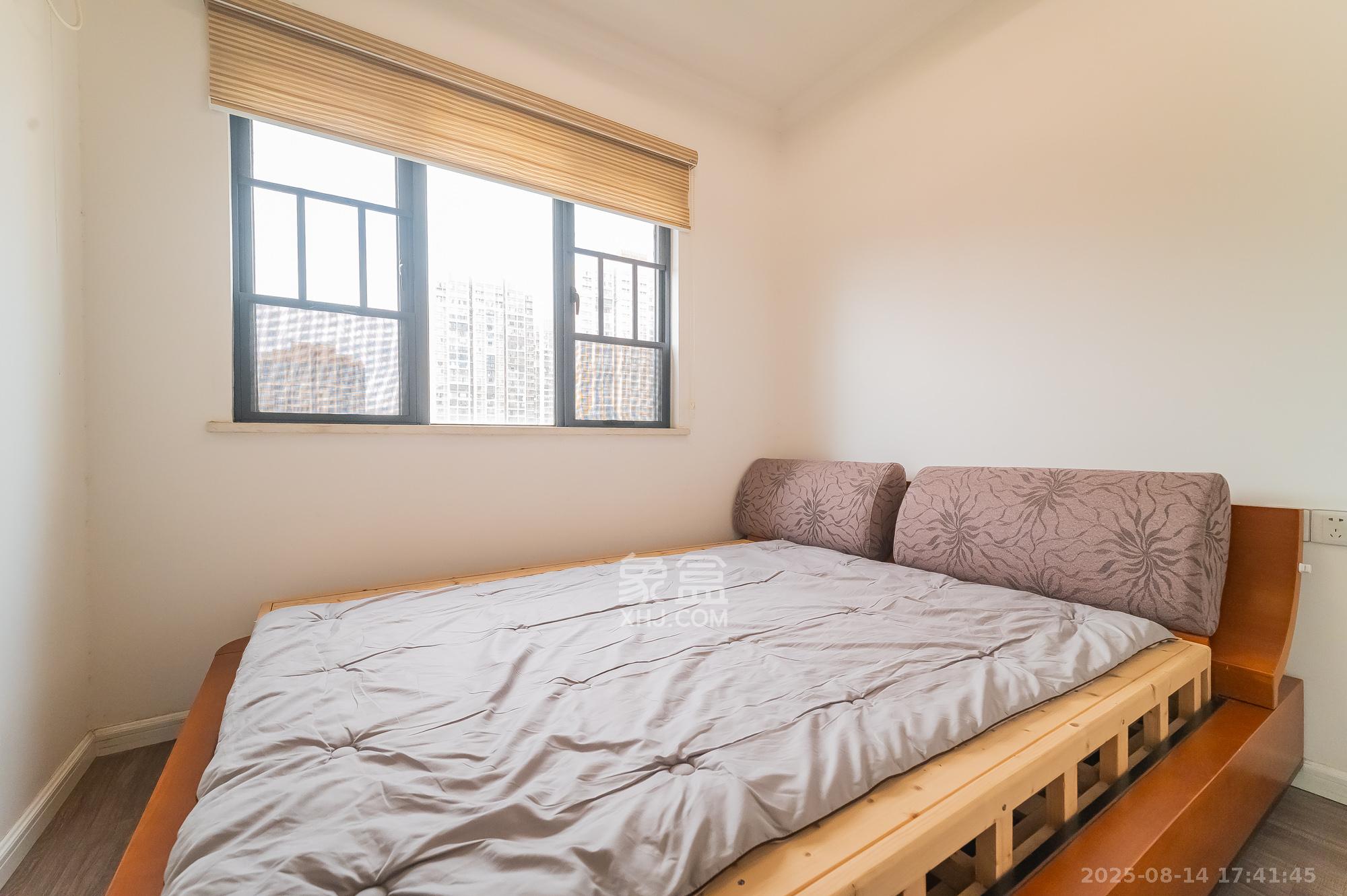 深业睿城 4室2厅1卫 115.0万 深业睿城 4室2厅1卫 115.0万卧室