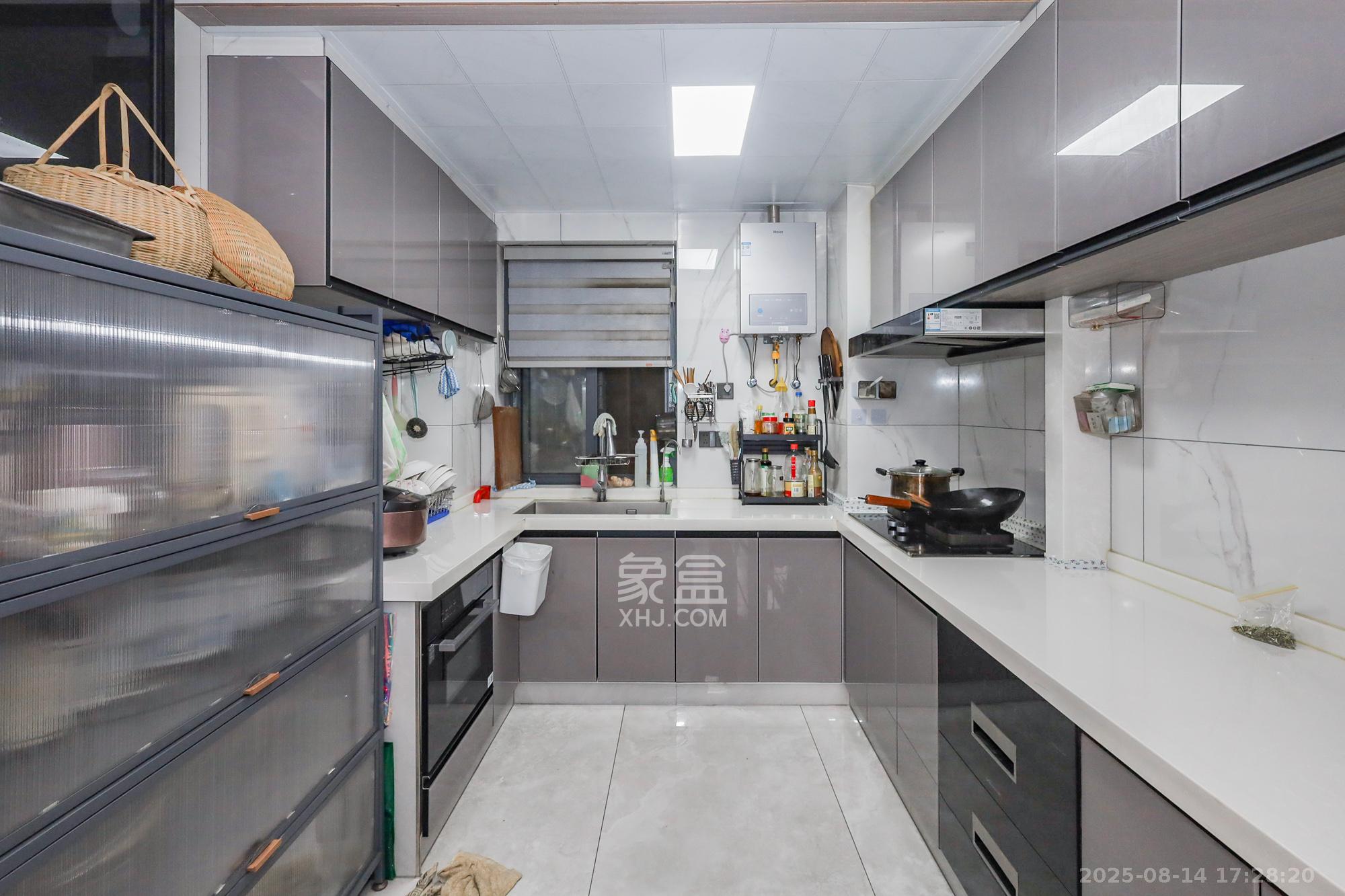 钰龙天下一期  3室2厅2卫    338.0万 钰龙天下一期  3室2厅2卫    338.0万厨房