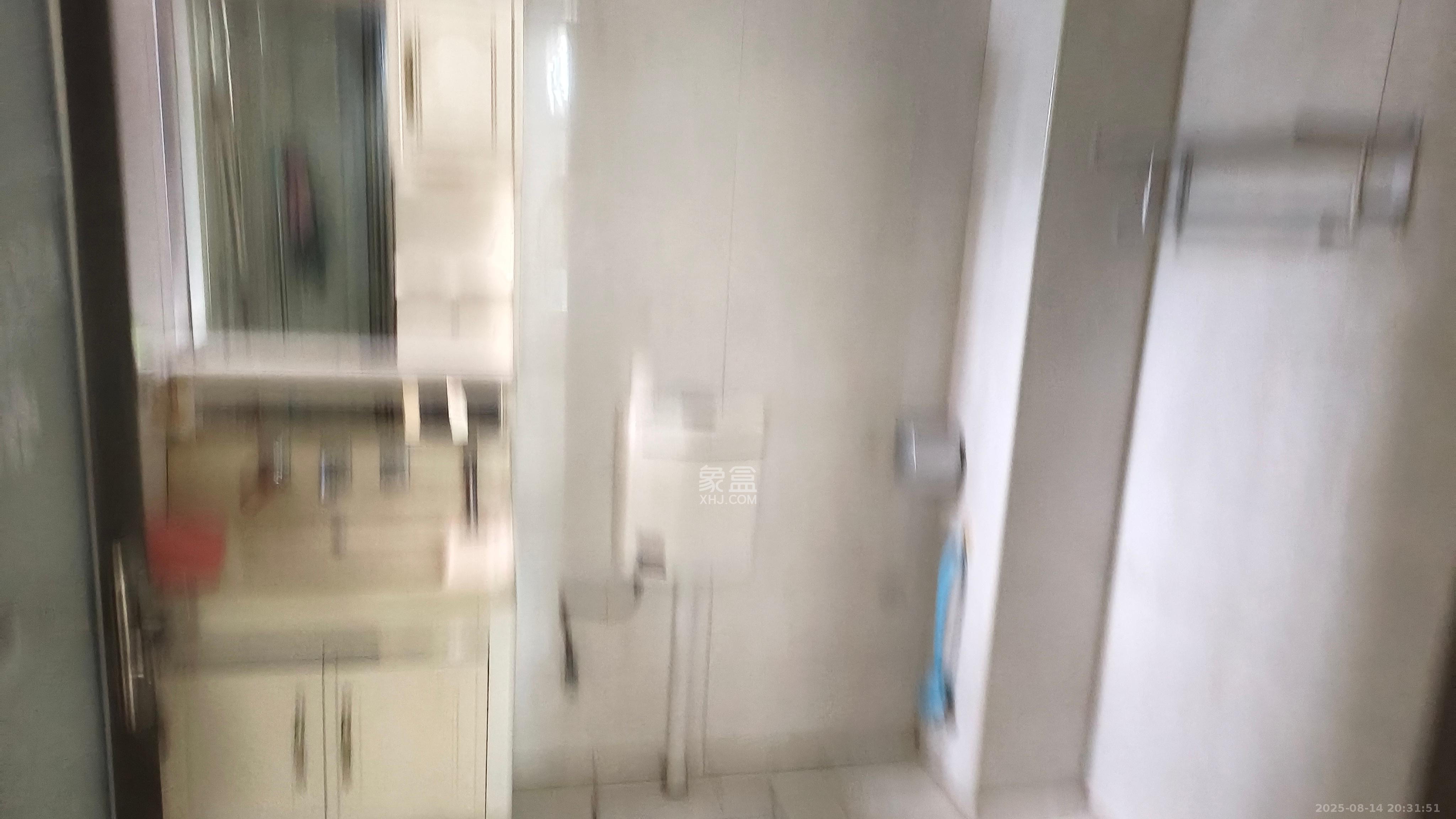 天城湖光山色  2室1厅1卫    1500.0元/月室内图