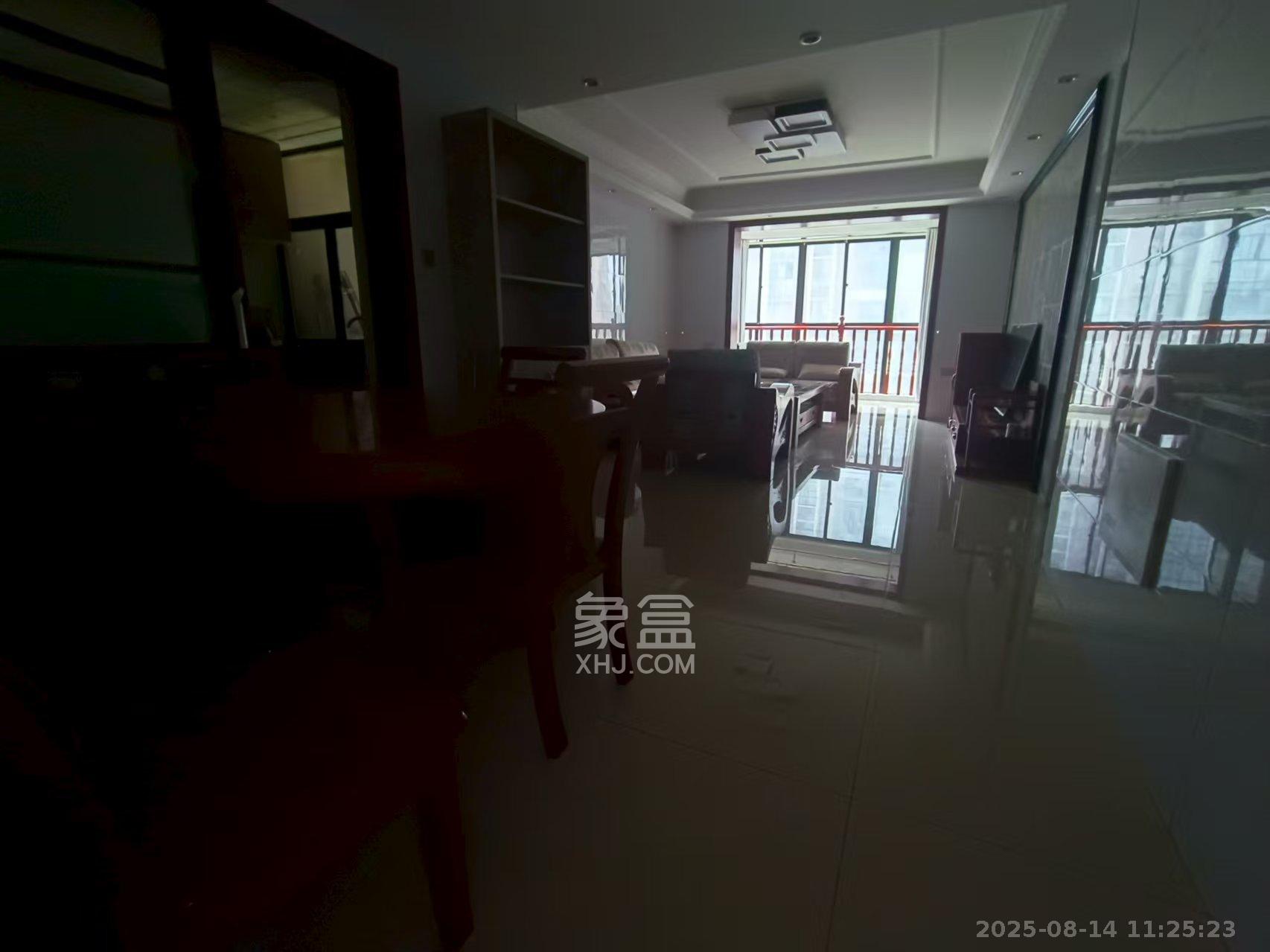 海拔东方  3室2厅1卫   2600.00元/月室内图
