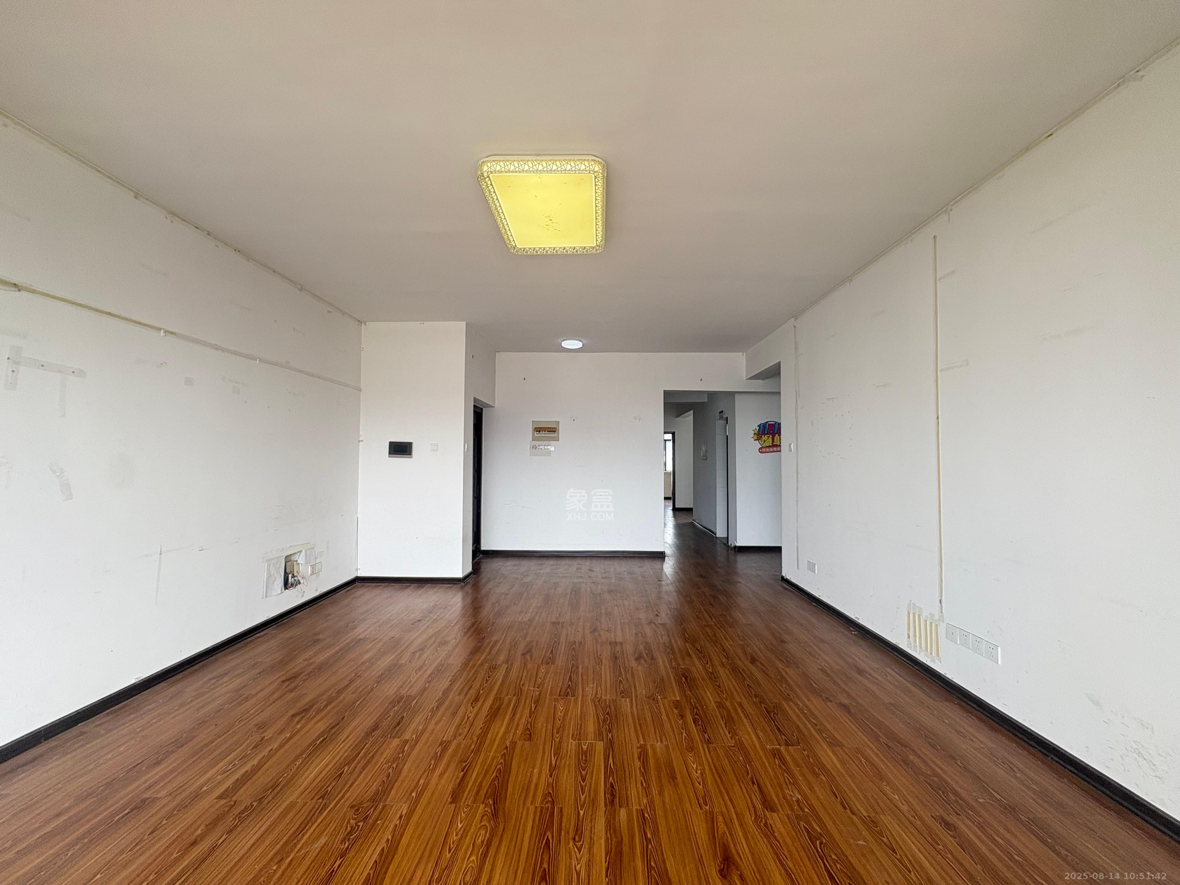 96301部队小区  1室2厅2卫   2480.00元/月室内图