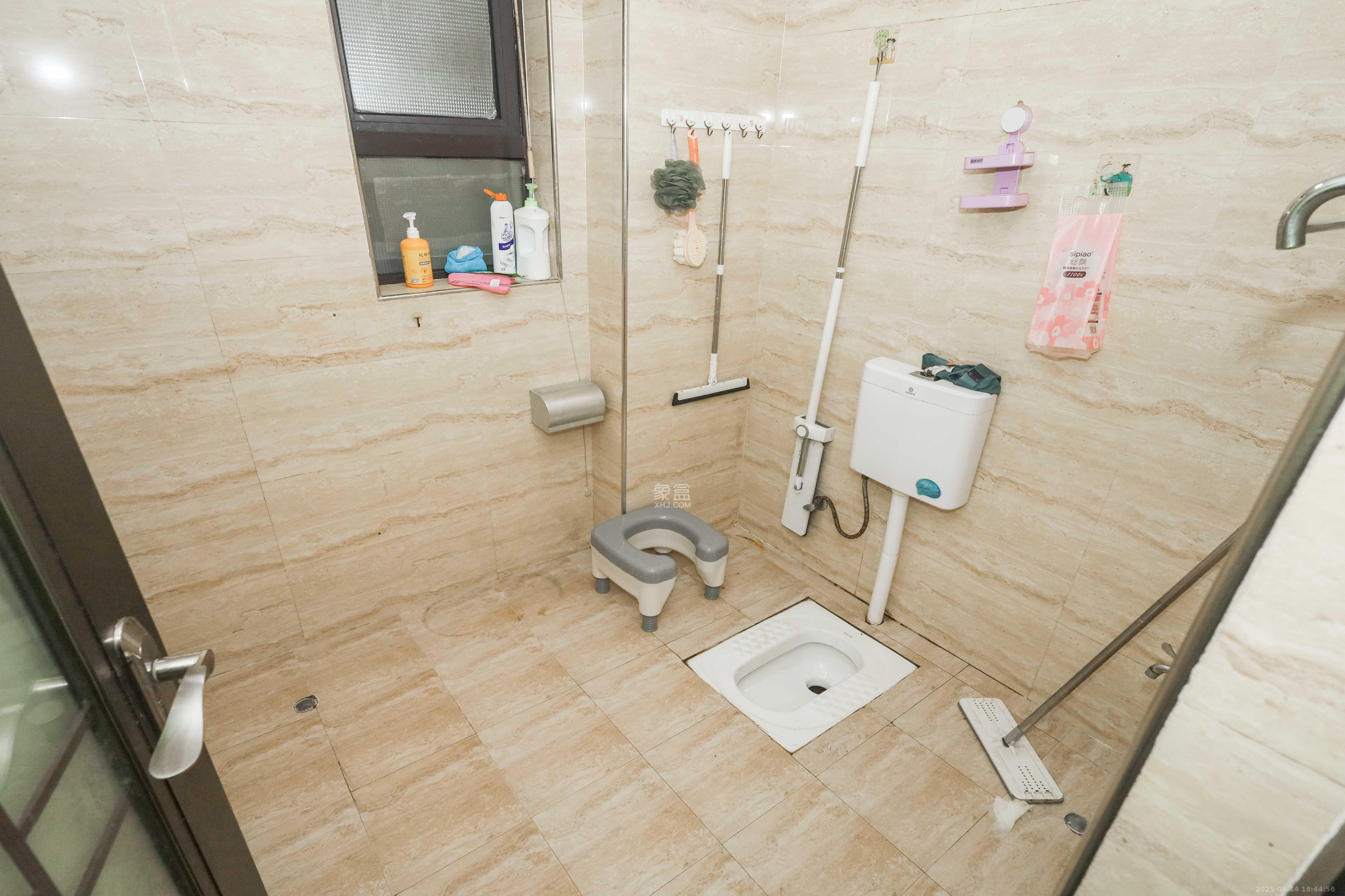 保利麓谷林语F区  2室2厅1卫   68.00万卫生间