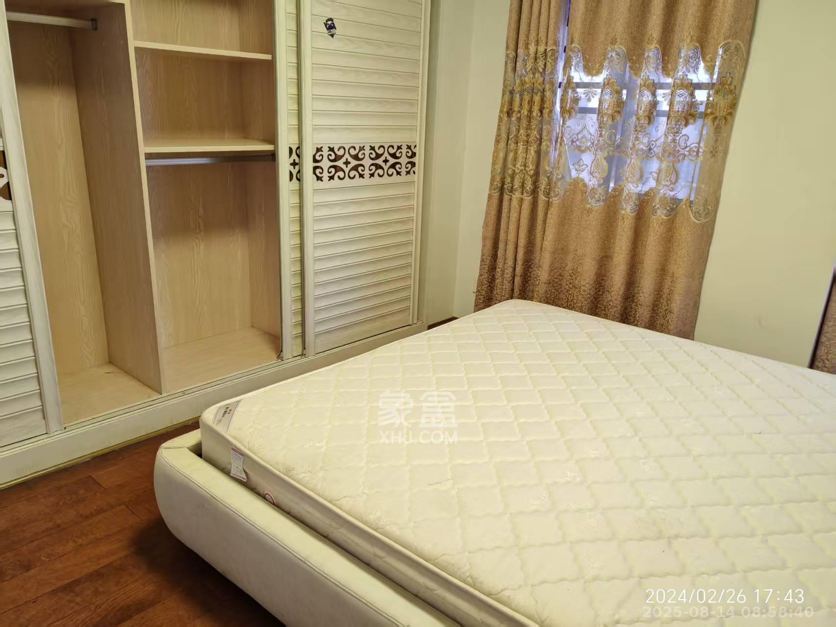 西城龙庭  3室2厅2卫   2800.00元/月室内图