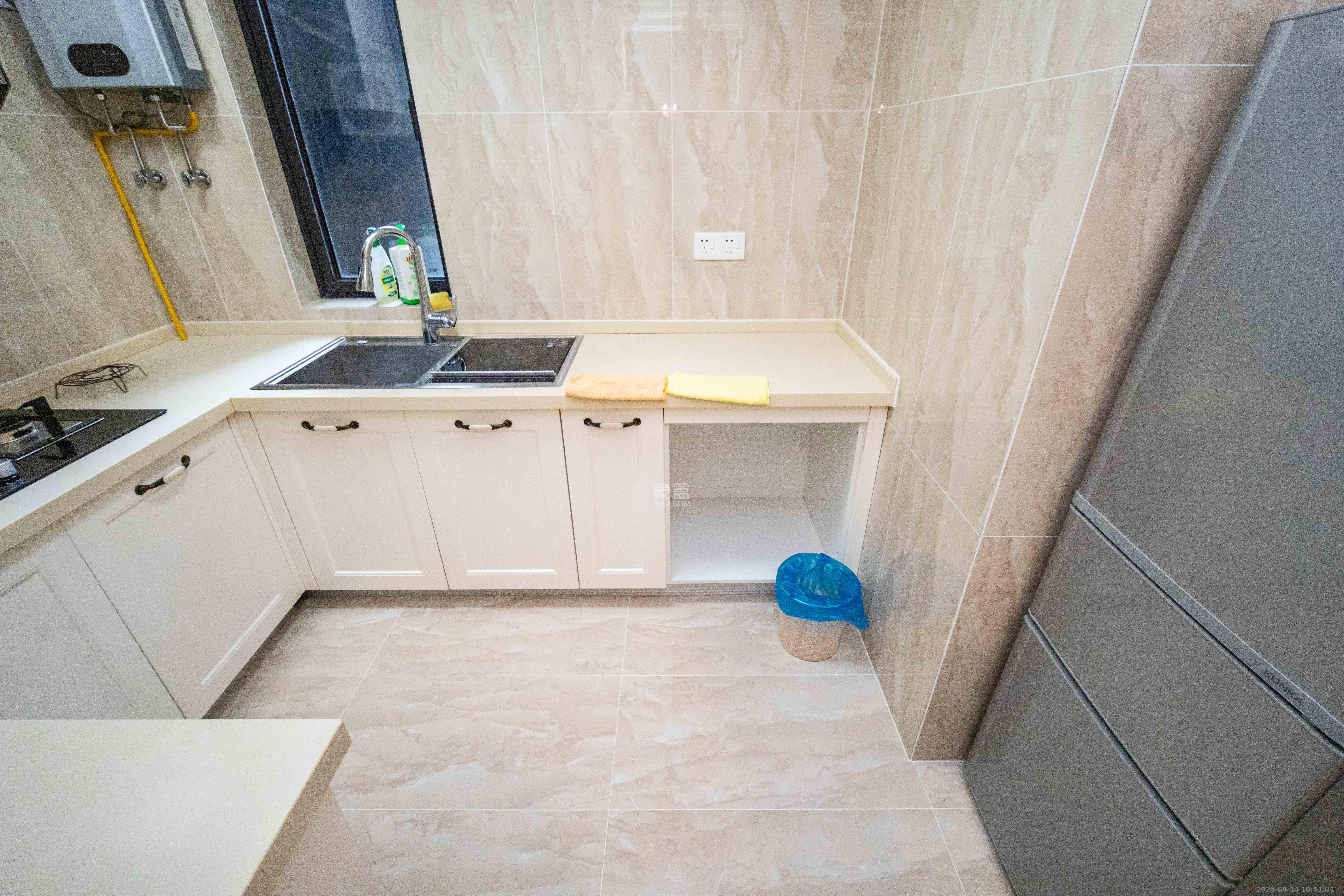 万科金域蓝湾  3室2厅2卫    3300.0元/月 万科金域蓝湾  3室2厅2卫    3300.0元/月室内图