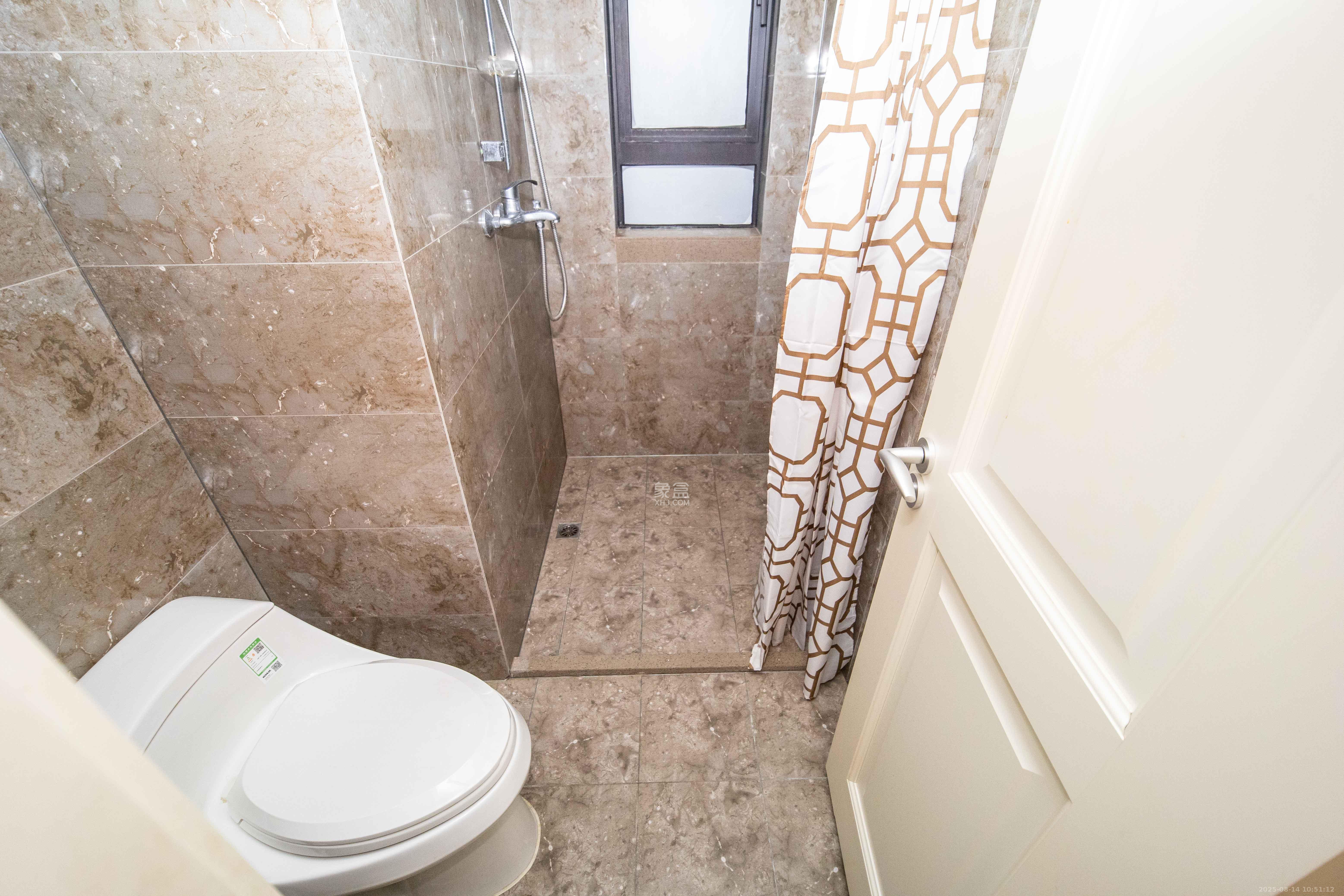 万科金域蓝湾  3室2厅2卫    3300.0元/月 万科金域蓝湾  3室2厅2卫    3300.0元/月室内图