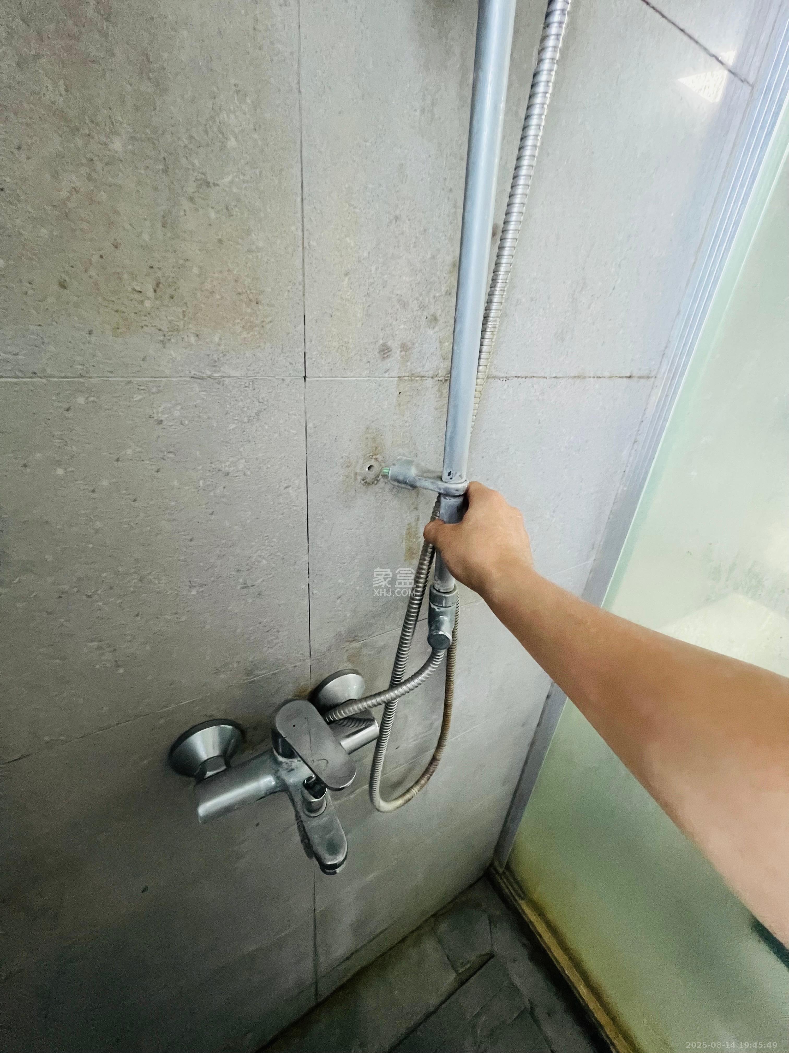 恒伟湘江时代  4室2厅2卫   3800.00元/月室内图