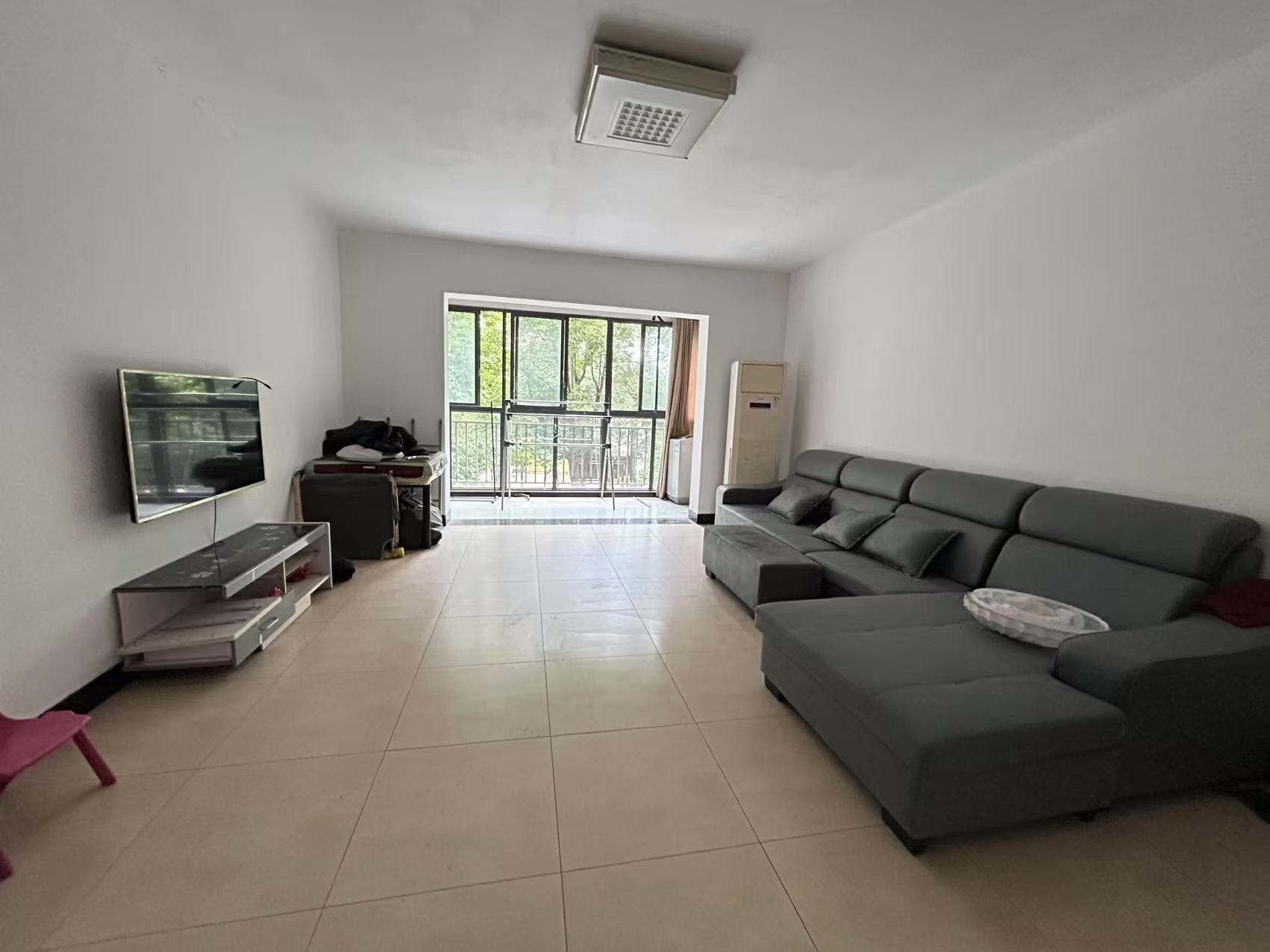 庐山春天二期曼城 3室2厅2卫 76.8万 庐山春天二期曼城 3室2厅2卫 76.8万室内图