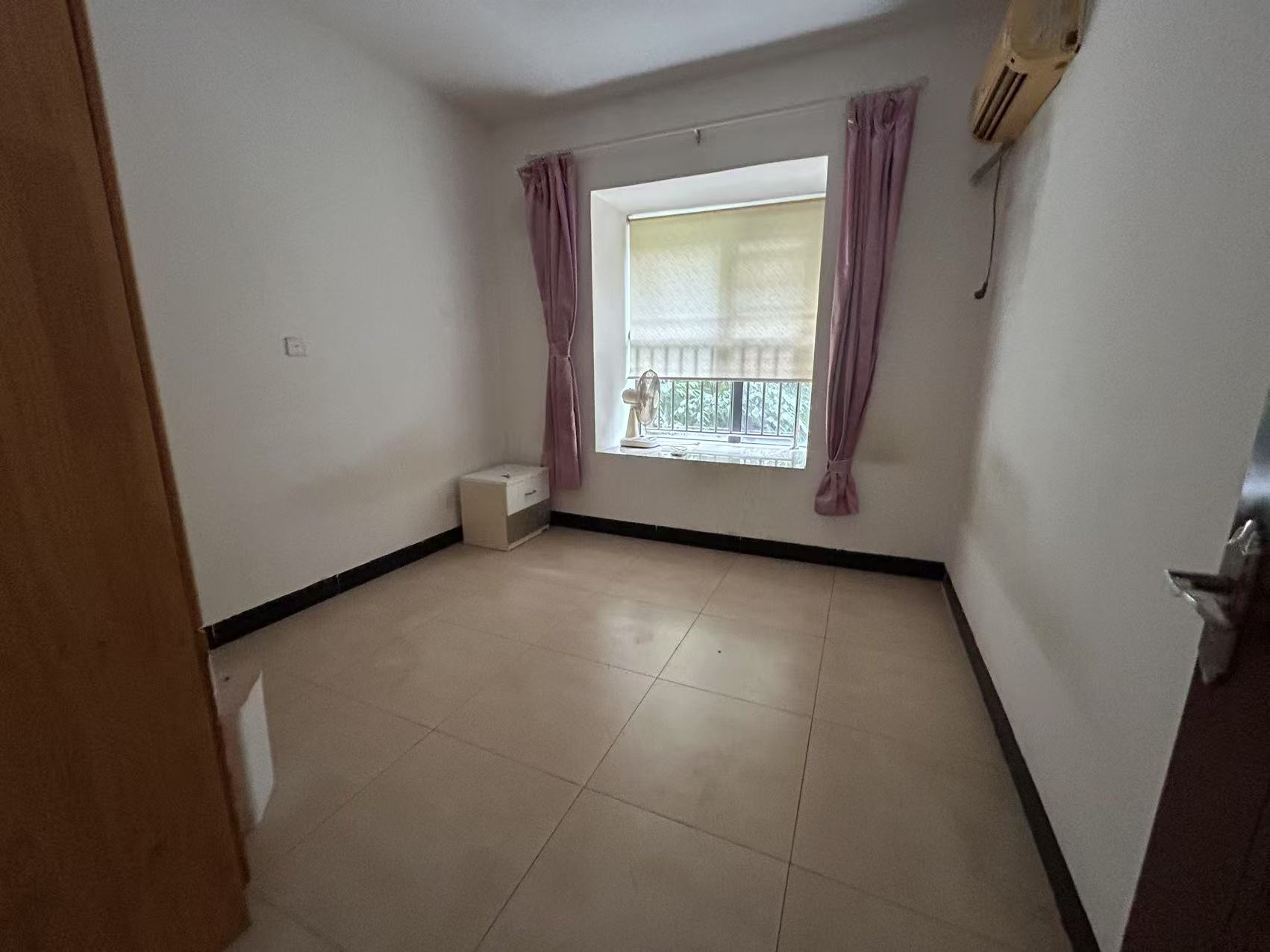 庐山春天二期曼城 3室2厅2卫 76.8万 庐山春天二期曼城 3室2厅2卫 76.8万室内图