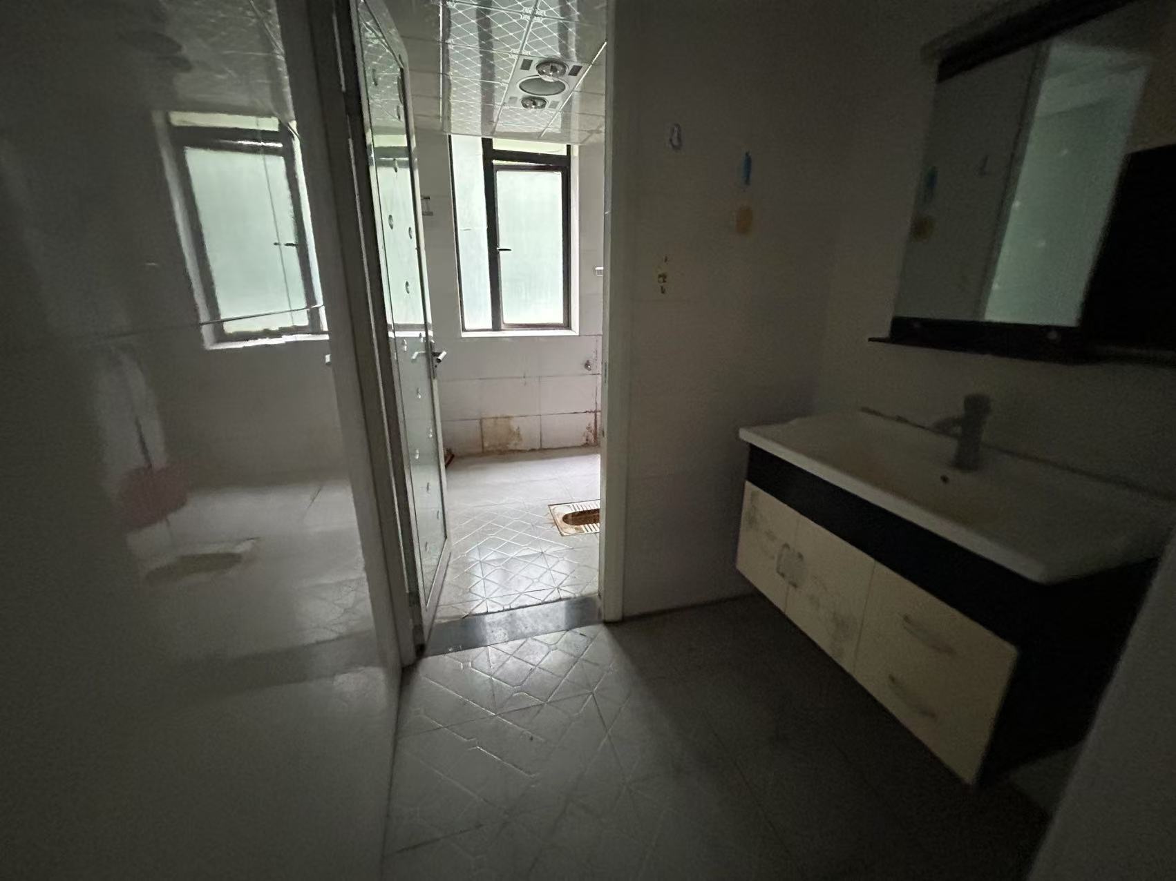 庐山春天二期曼城 3室2厅2卫 76.8万 庐山春天二期曼城 3室2厅2卫 76.8万室内图