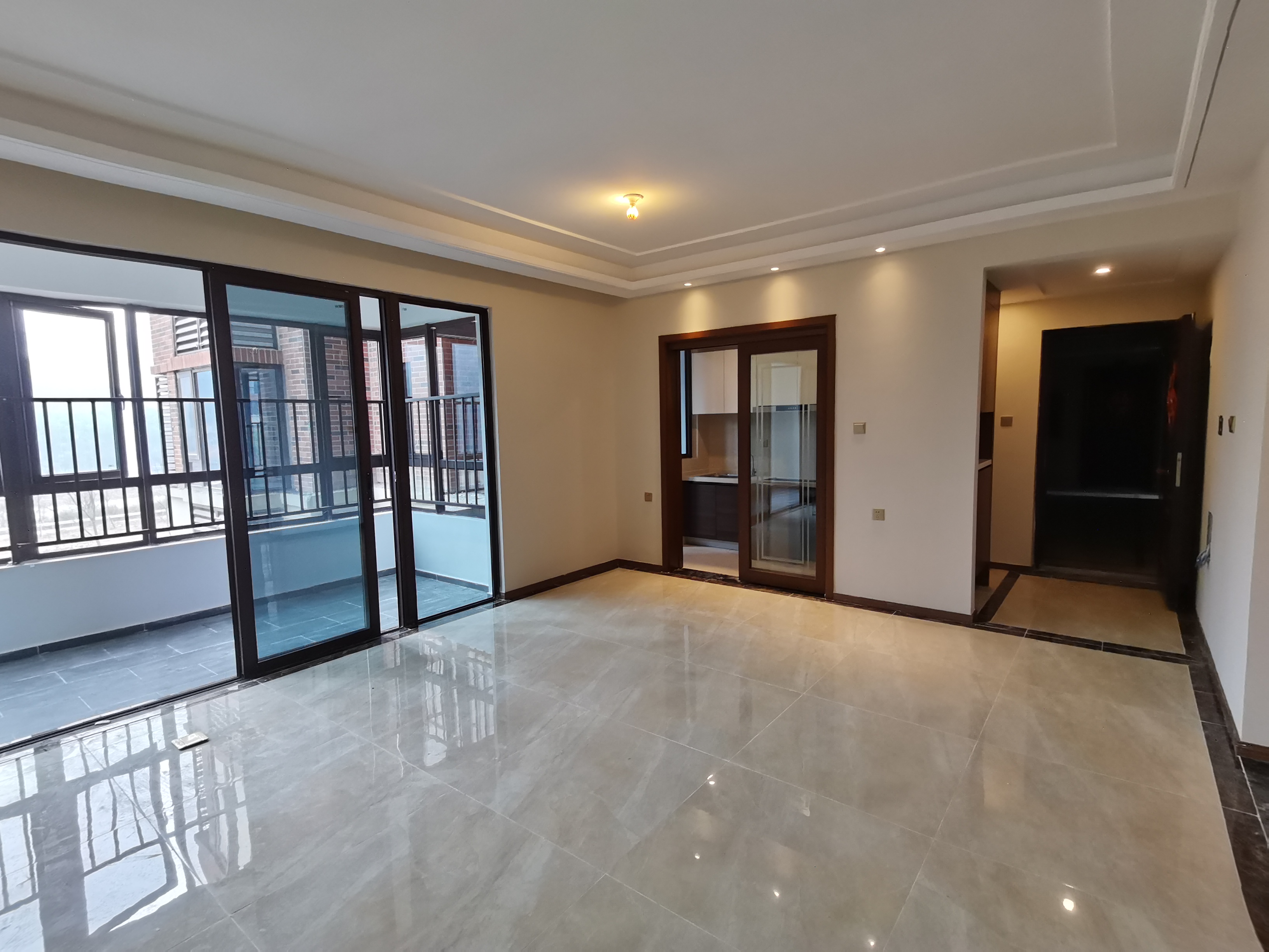 翡翠公园(北大资源)  4室2厅2卫    82.8万 翡翠公园(北大资源)  4室2厅2卫    82.8万室内图