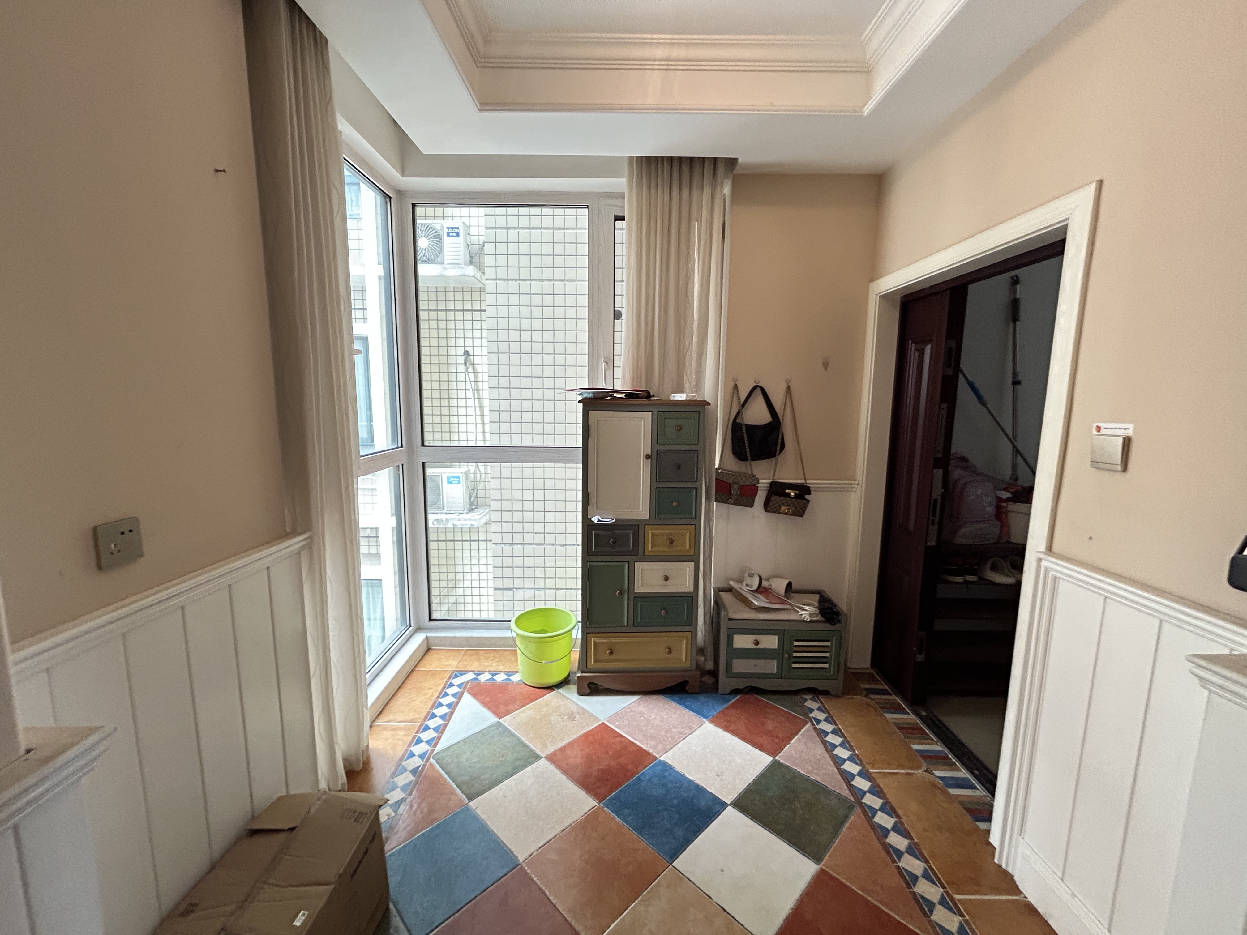 西域名邸  3室2厅2卫    78.0万 西域名邸  3室2厅2卫    78.0万室内图