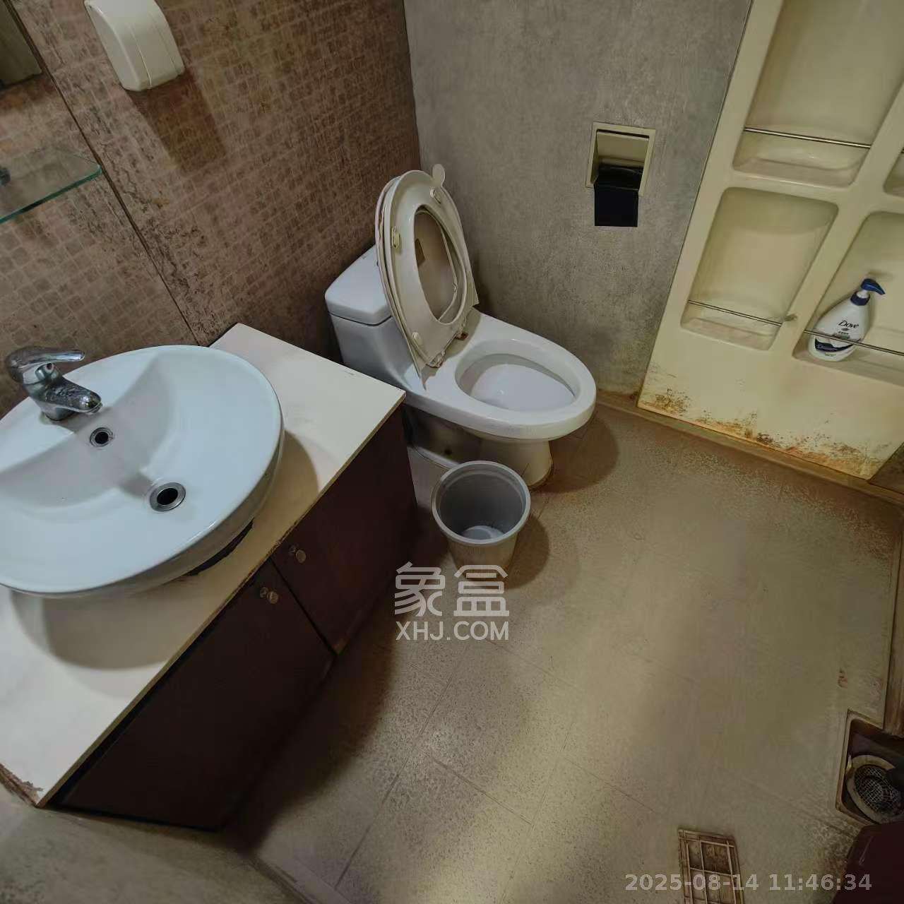 盛世美居荷园  3室2厅2卫    3900.0元/月室内图