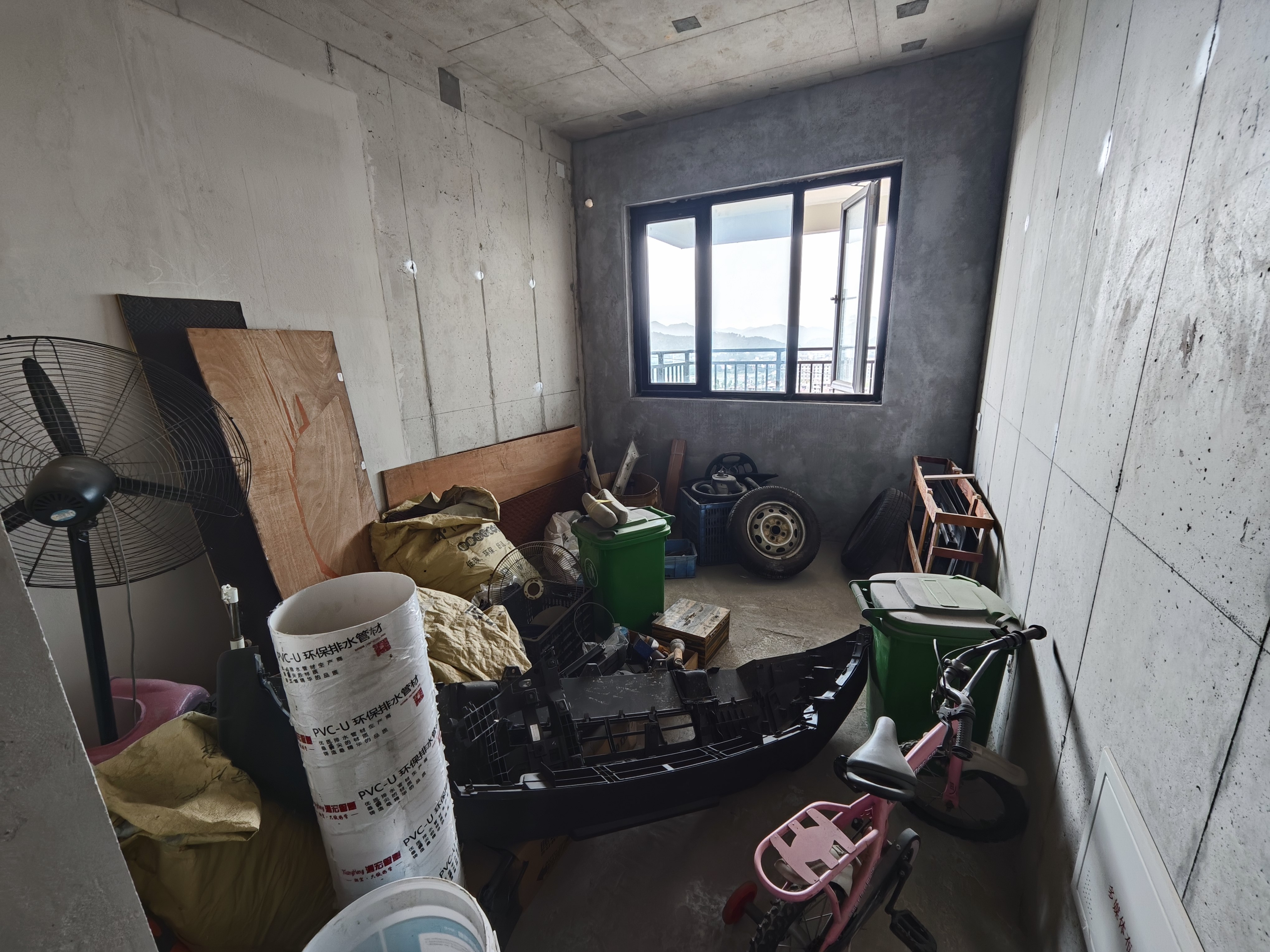 碧桂园正央时代  3室2厅2卫   49.80万卧室