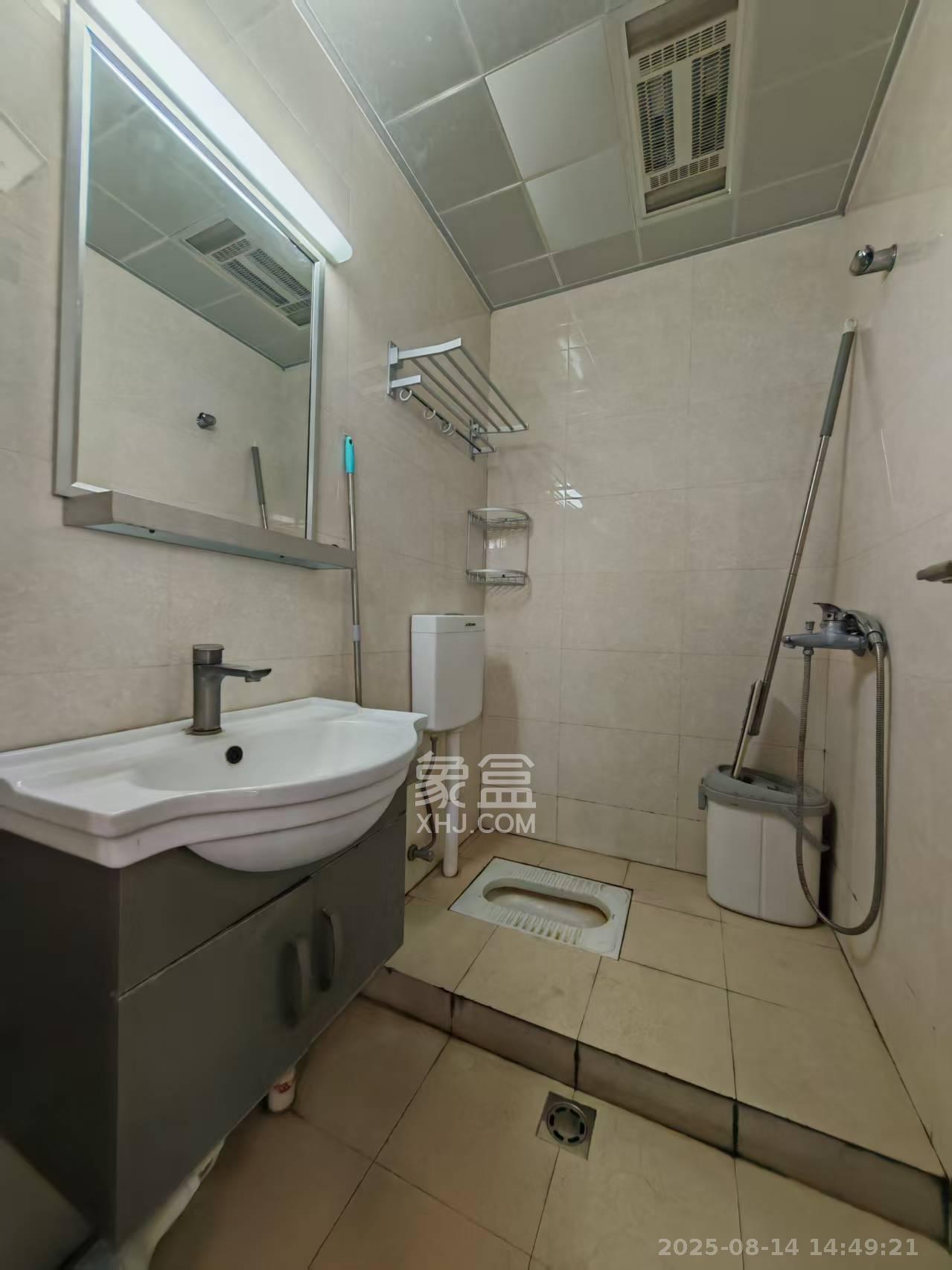 长房时代城  2室2厅2卫   2400.00元/月室内图
