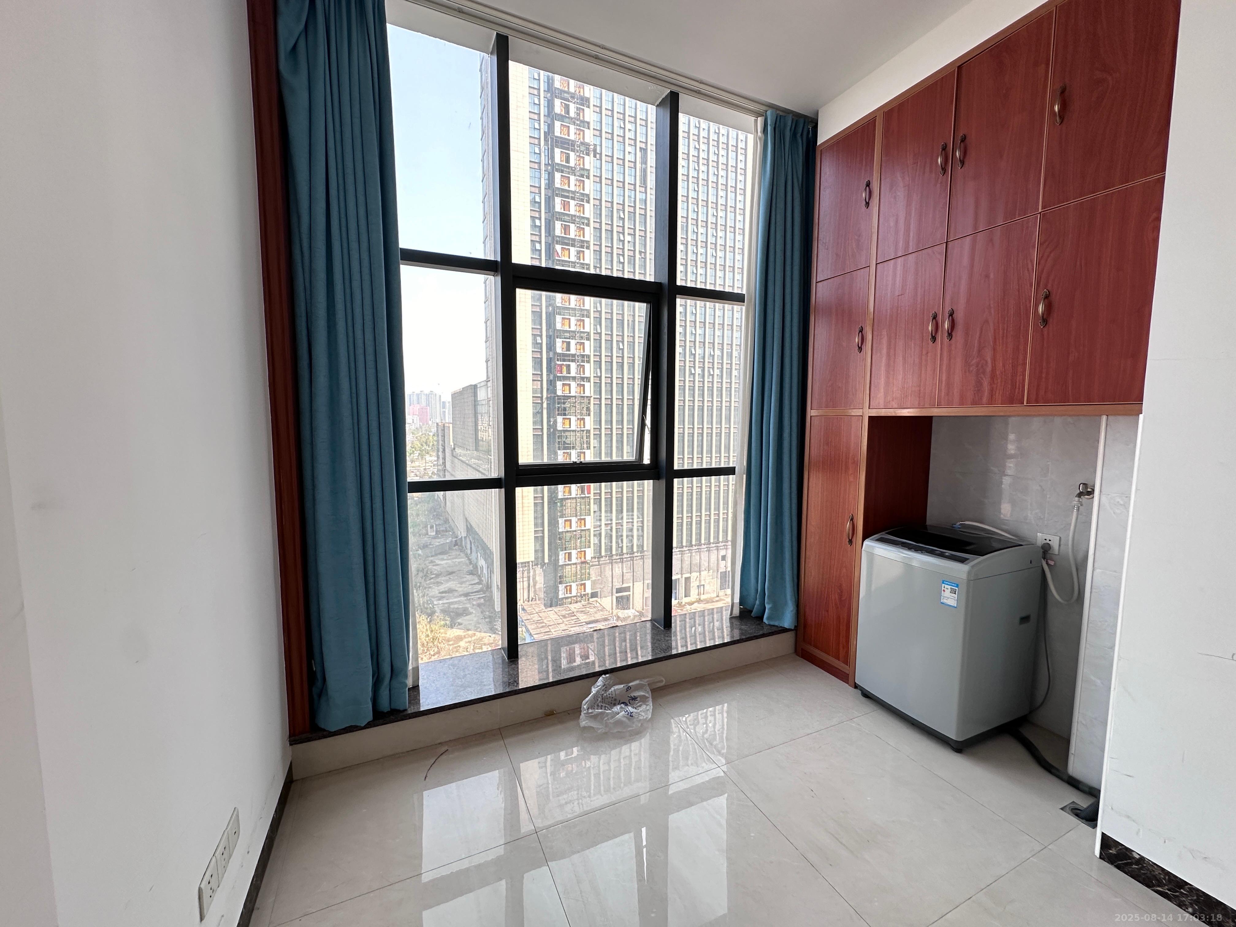 华侨假日中心(晟华苑) 1室1厅1卫 1700.0元/月 华侨假日中心(晟华苑) 1室1厅1卫 1700.0元/月室内图