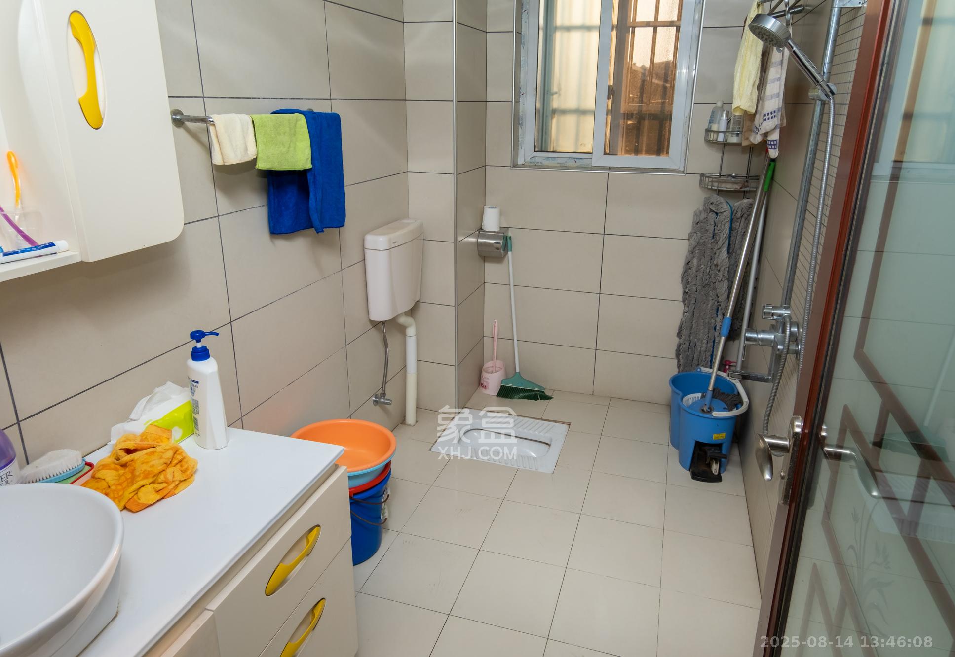 长丰星城 5室2厅1卫 145.0万 长丰星城 5室2厅1卫 145.0万卫生间