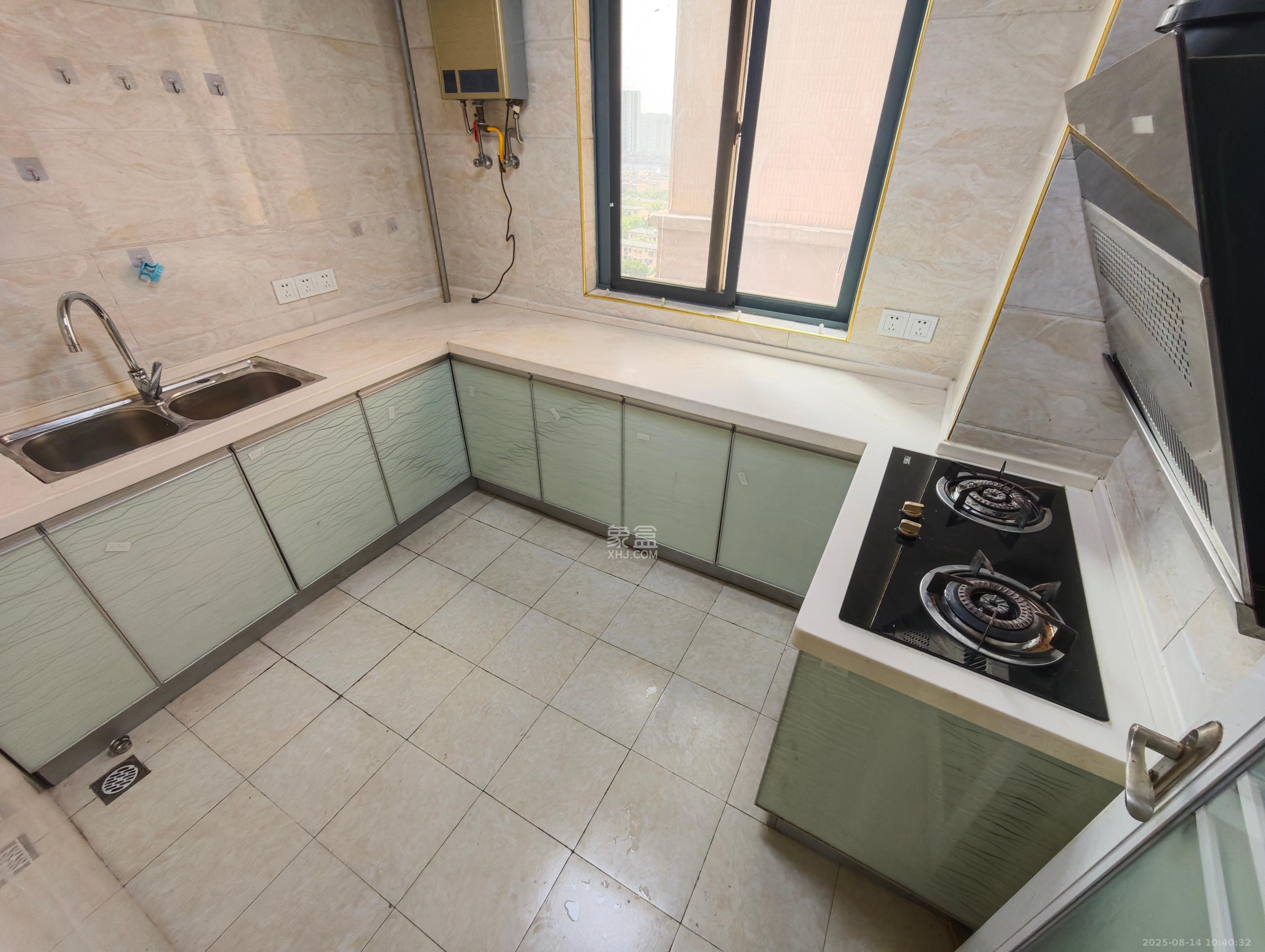 香雨一品  3室2厅2卫    2300.0元/月 香雨一品  3室2厅2卫    2300.0元/月室内图