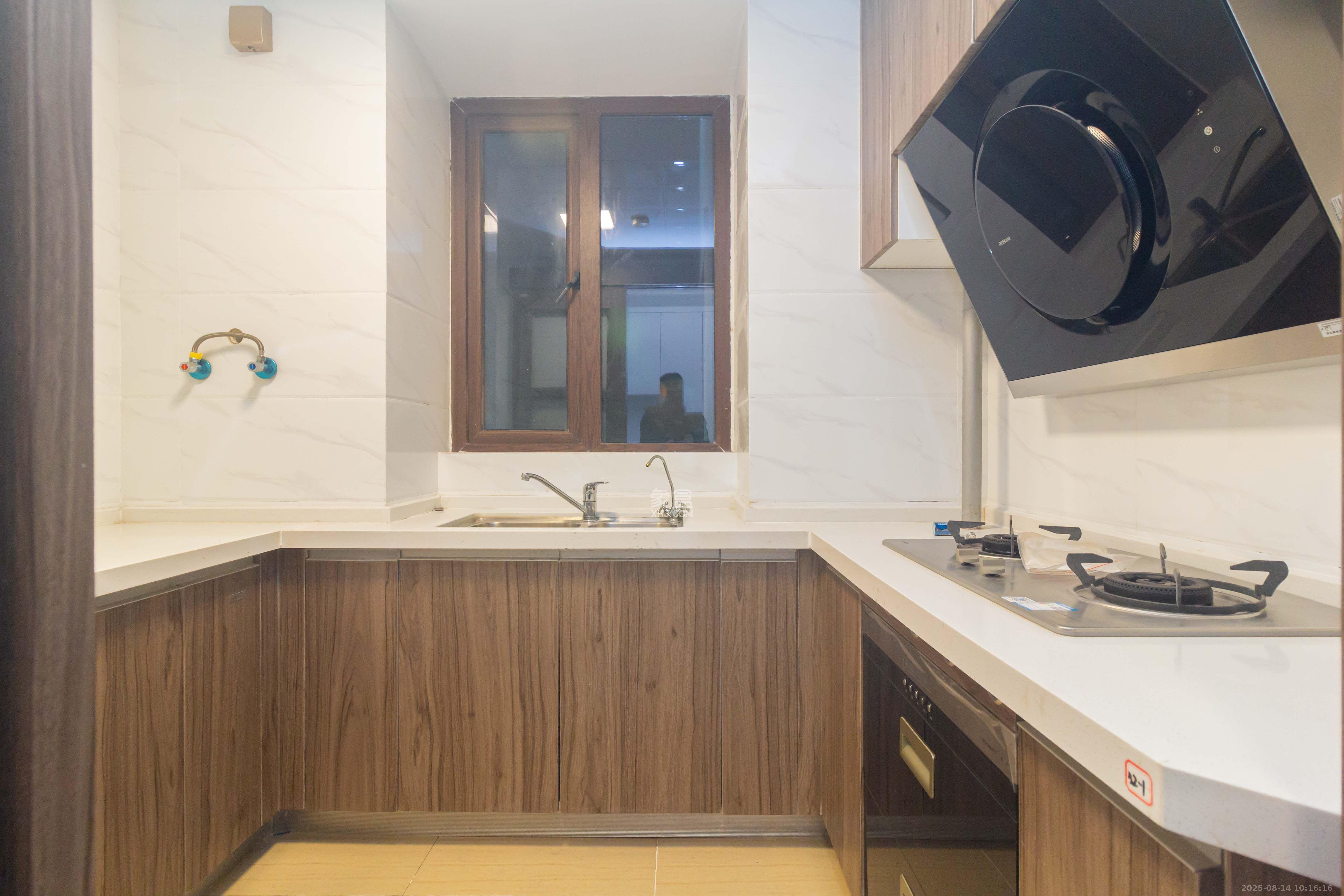 碧桂园星城首府 3室2厅2卫 2400.0元/月 碧桂园星城首府 3室2厅2卫 2400.0元/月室内图