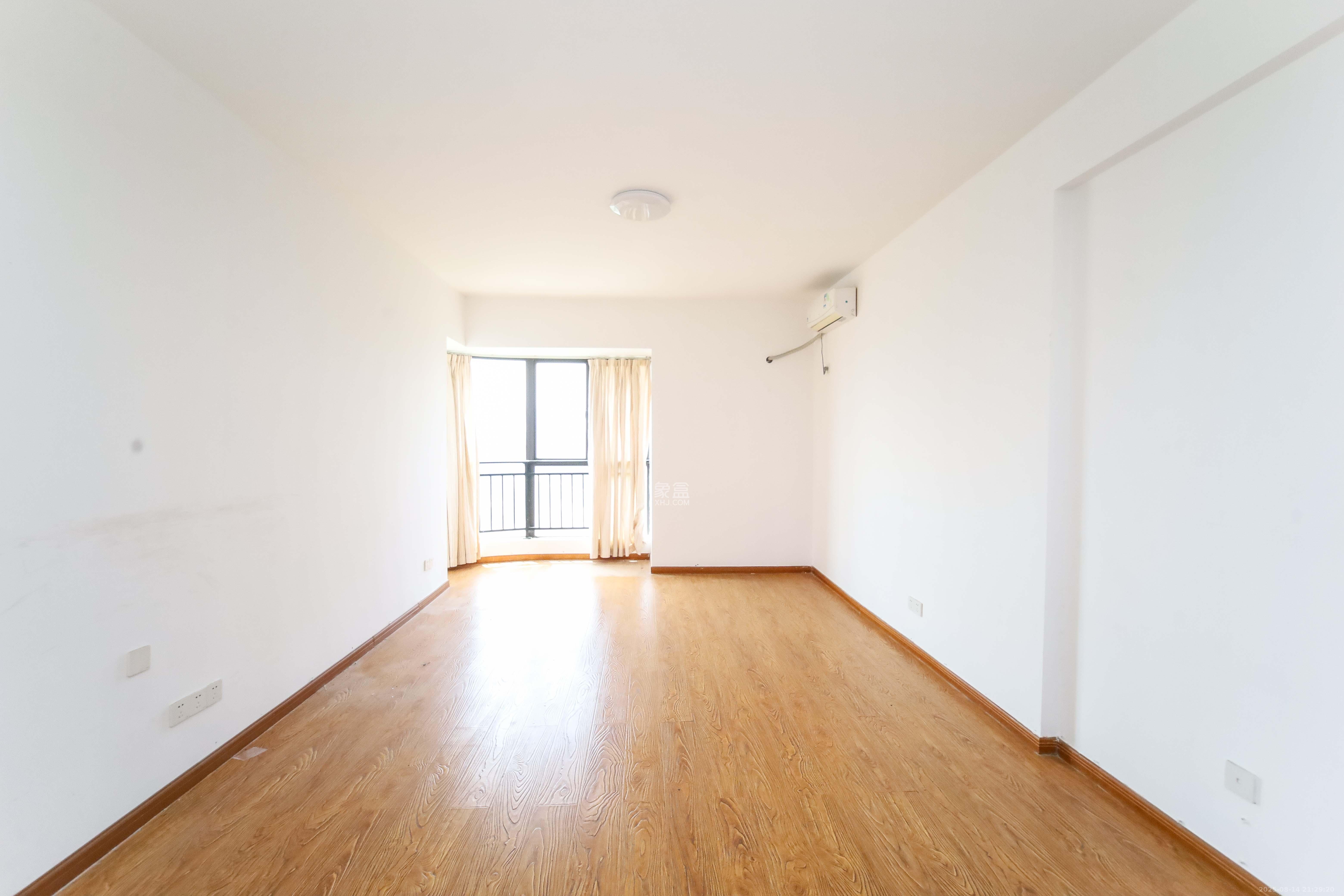 湘域熙岸 4室2厅2卫 240.0万 湘域熙岸 4室2厅2卫 240.0万卧室