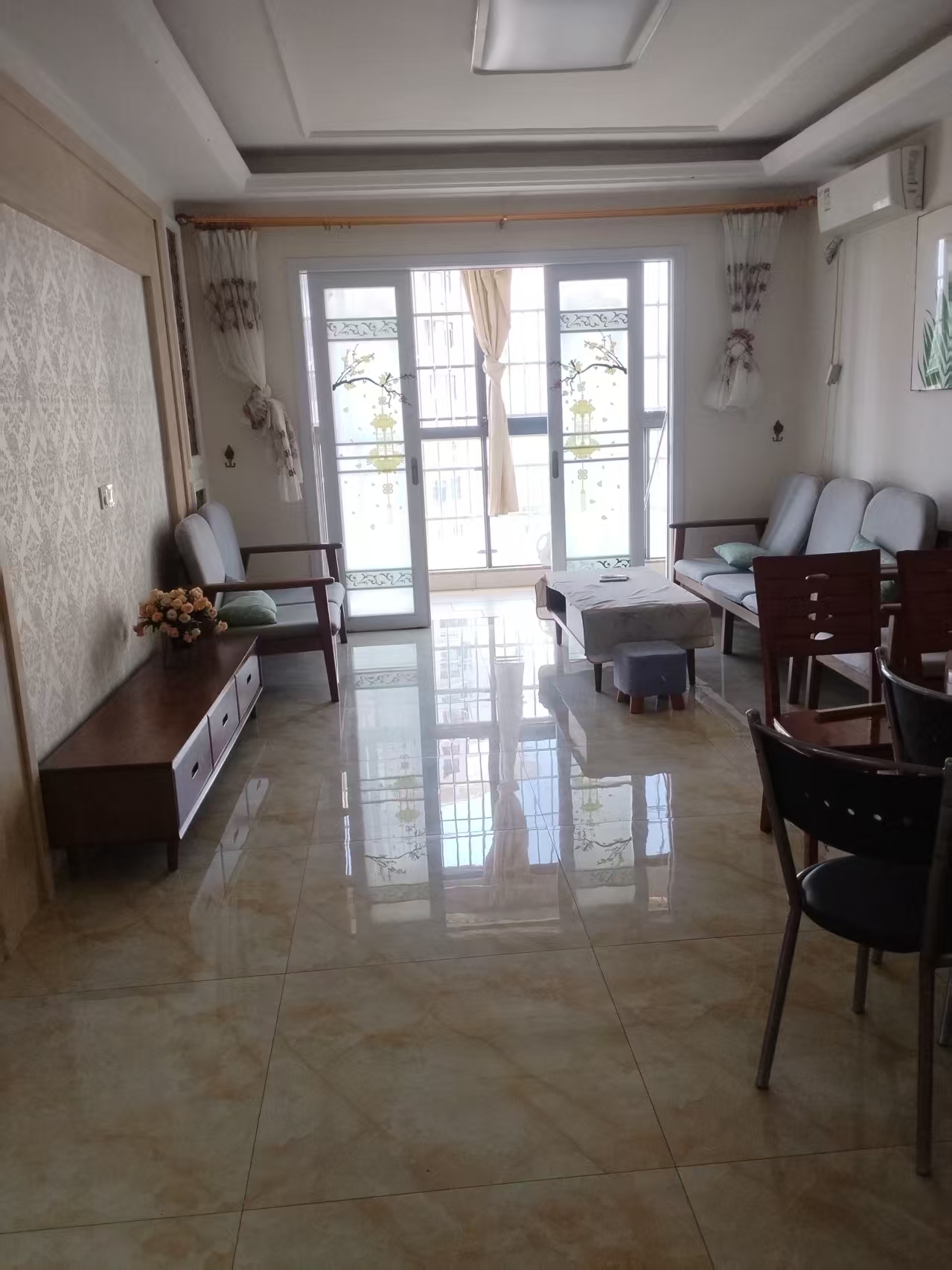 达嘉豪苑 3室2厅1卫 3000.0元/月 达嘉豪苑 3室2厅1卫 3000.0元/月室内图