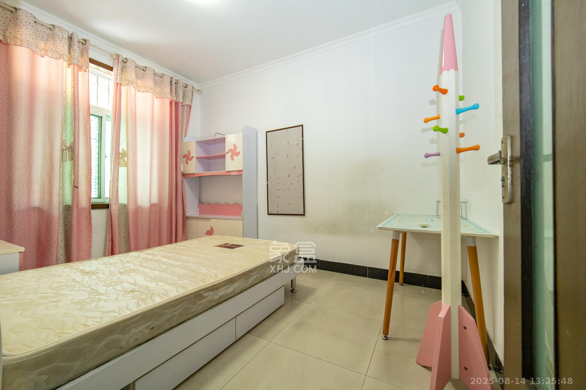 湘绣城  3室2厅1卫    42.8万 湘绣城  3室2厅1卫    42.8万卧室