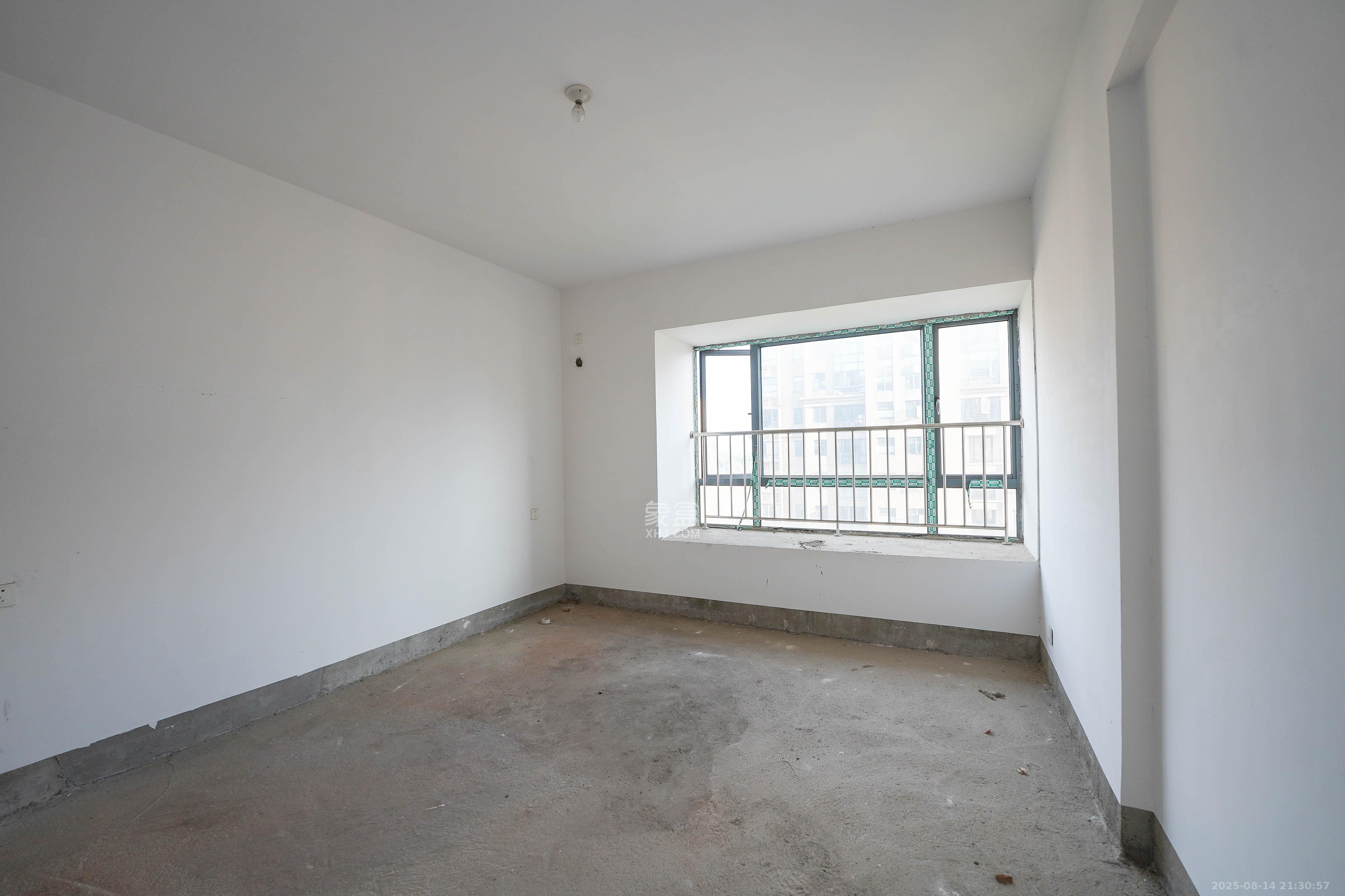 和美星城 4室2厅2卫 130.0万 和美星城 4室2厅2卫 130.0万卧室