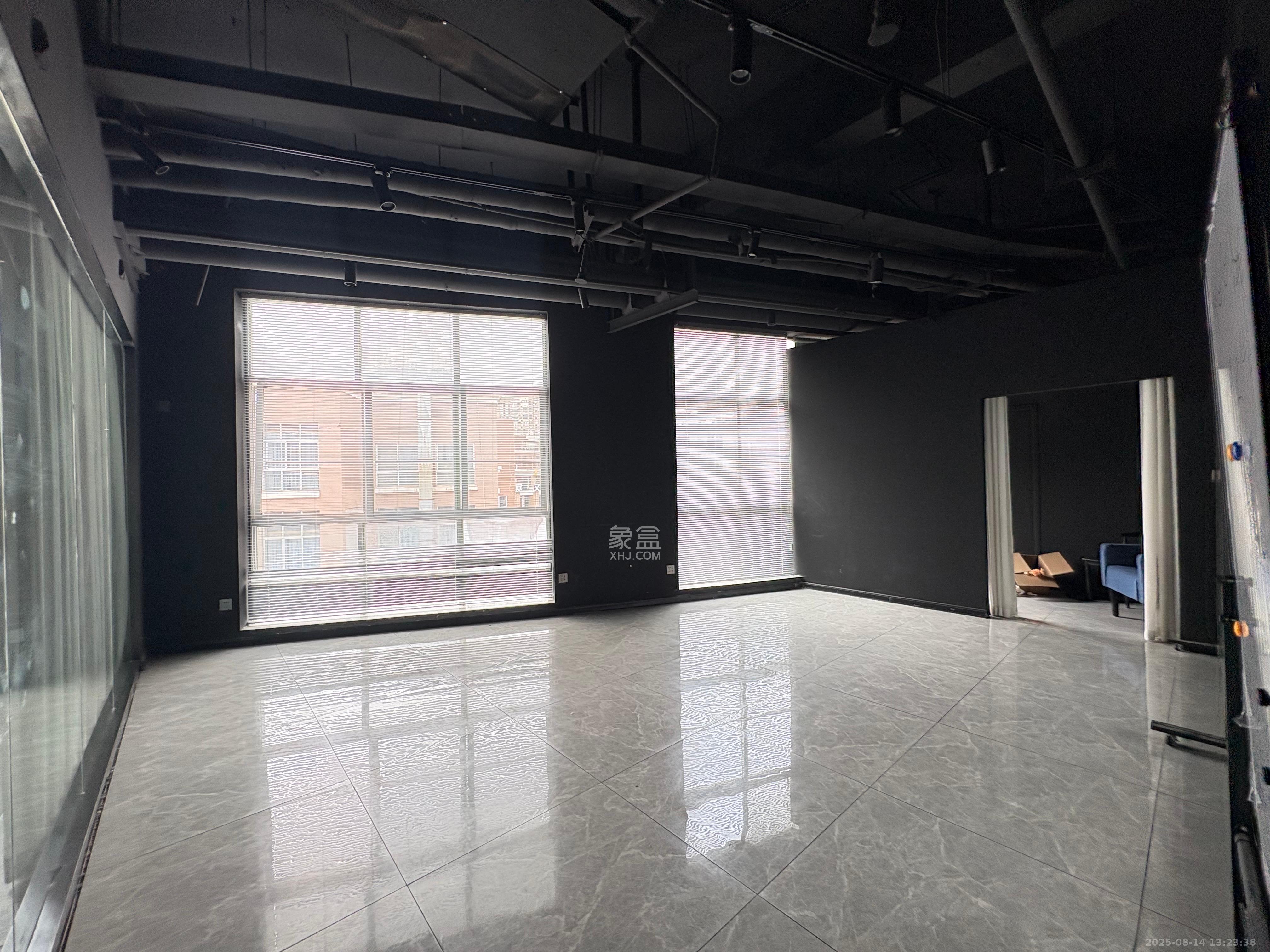 上河国际C区   305.0㎡      12000.0元/月室内图