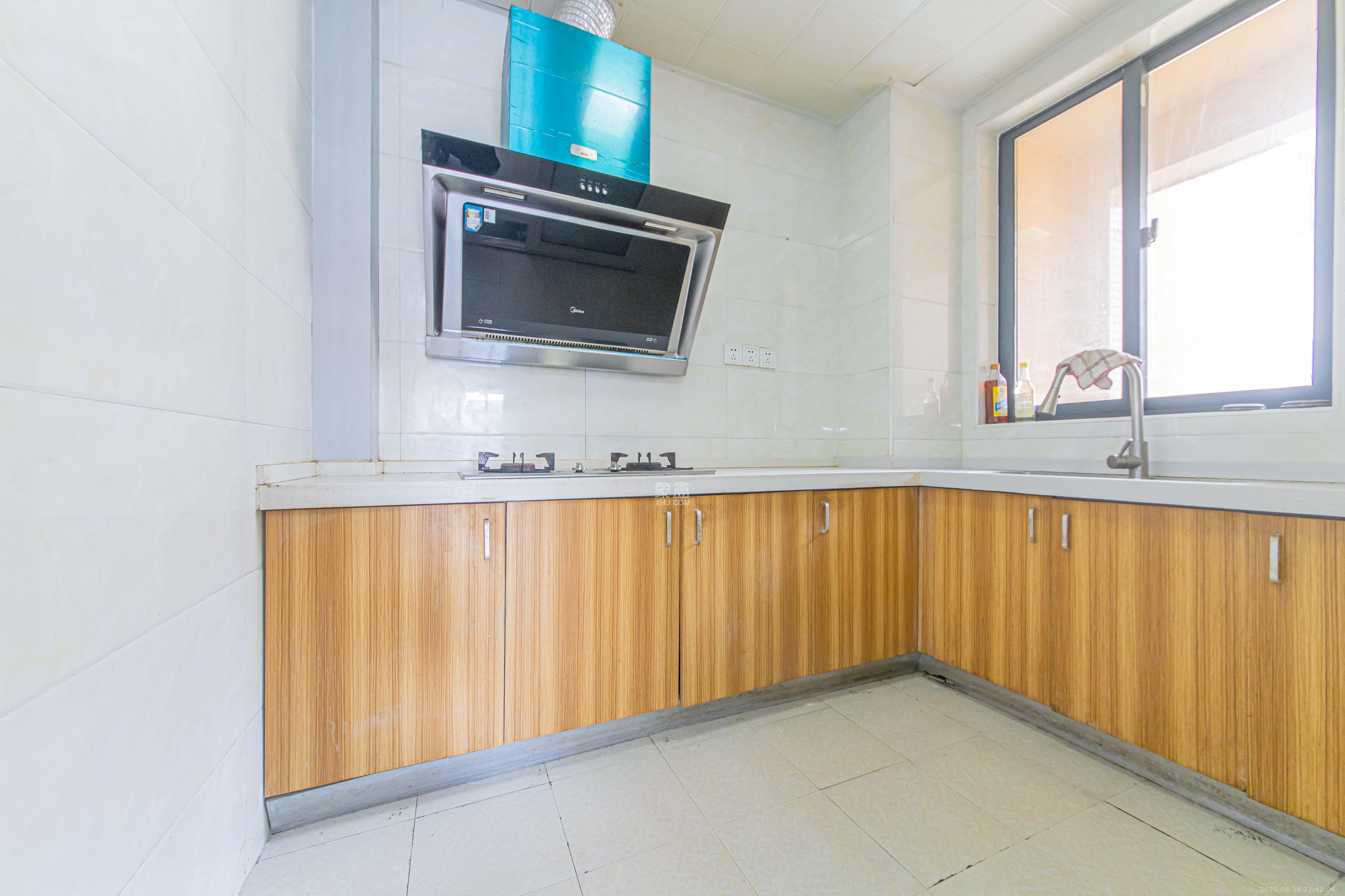 中建芙蓉嘉苑 3室2厅2卫 106.0万 中建芙蓉嘉苑 3室2厅2卫 106.0万厨房