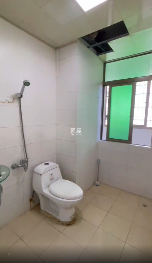 椰岛公寓 3室2厅2卫 2700.0元/月 椰岛公寓 3室2厅2卫 2700.0元/月室内图