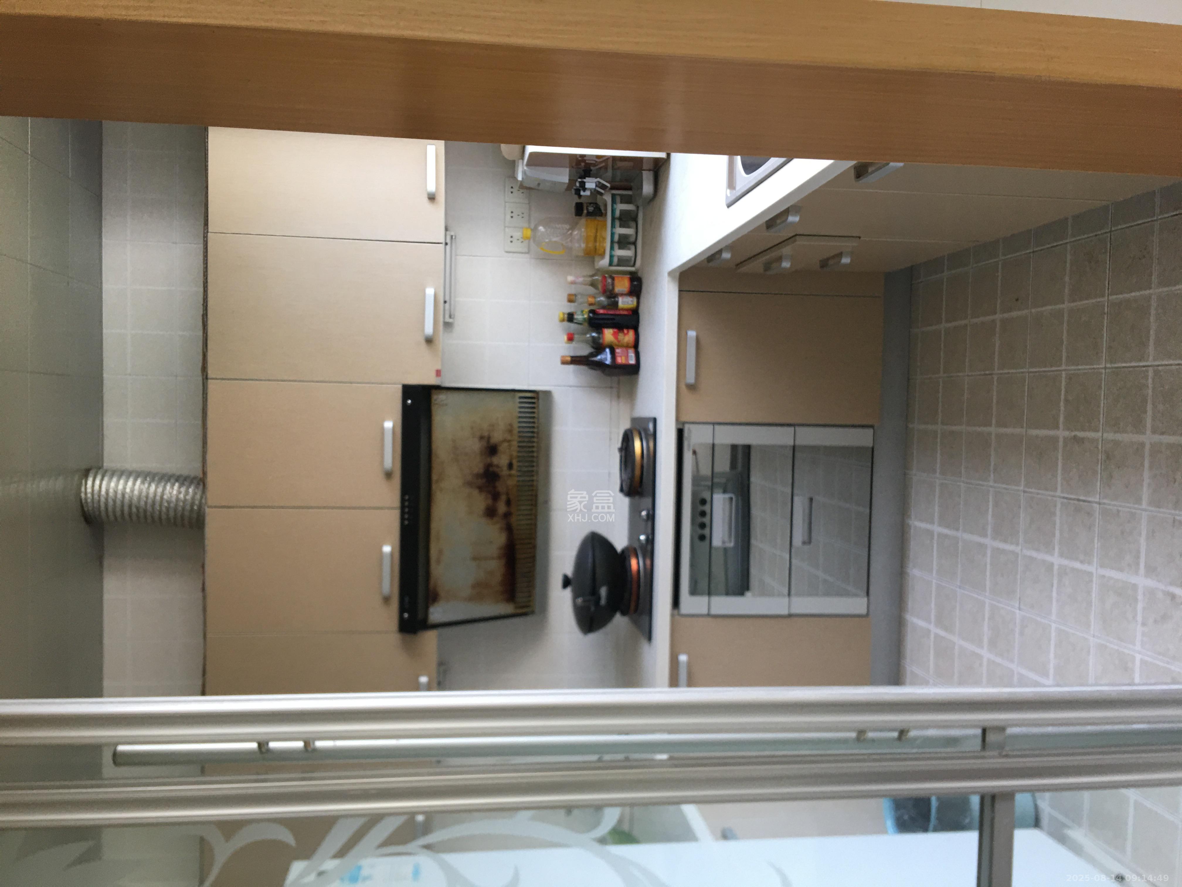 九峰小区(一二三四区) 3室2厅2卫 3800.0元/月 九峰小区(一二三四区) 3室2厅2卫 3800.0元/月室内图