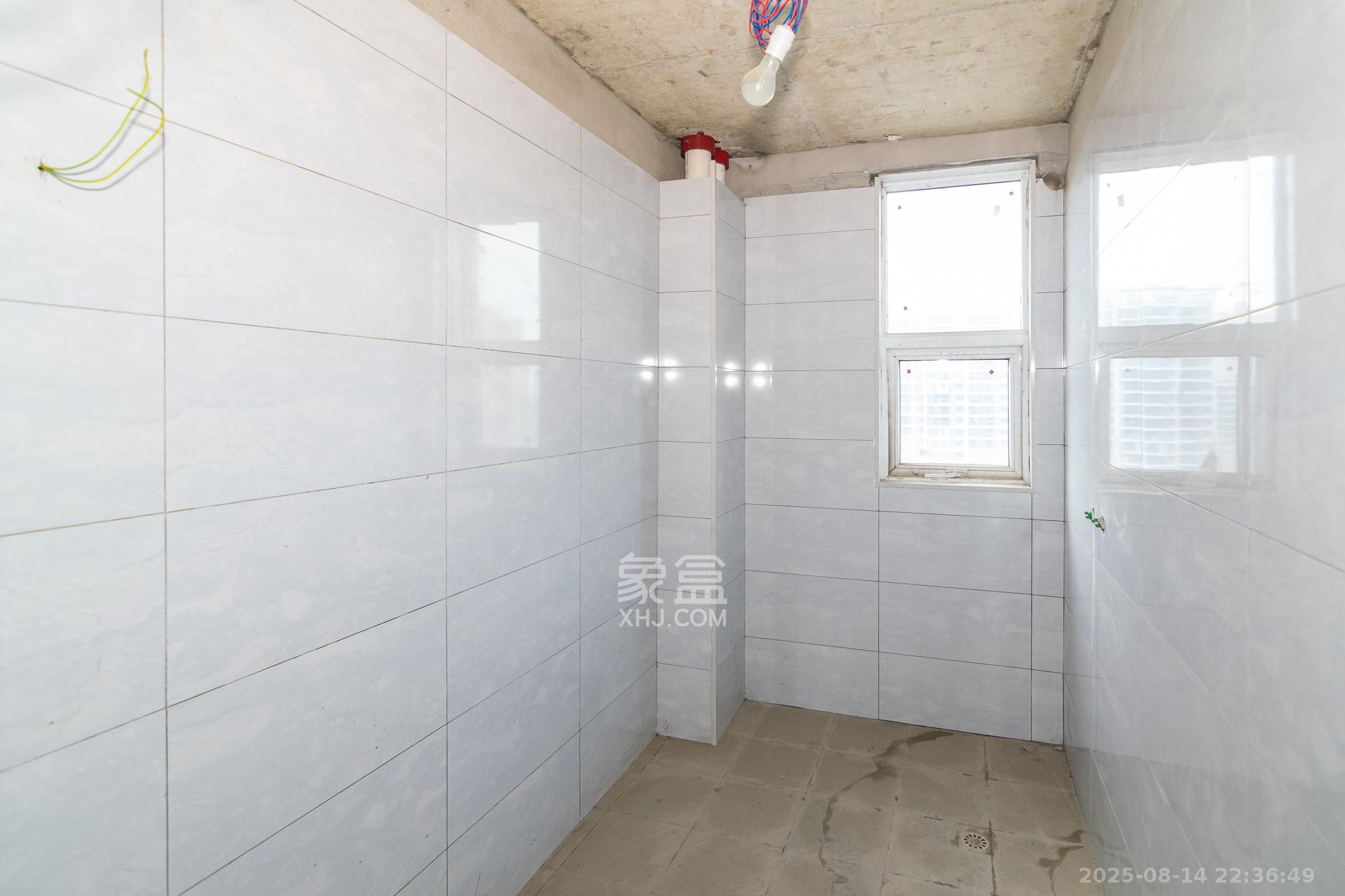 新华联梦想城  4室2厅2卫    85.0万 新华联梦想城  4室2厅2卫    85.0万卫生间