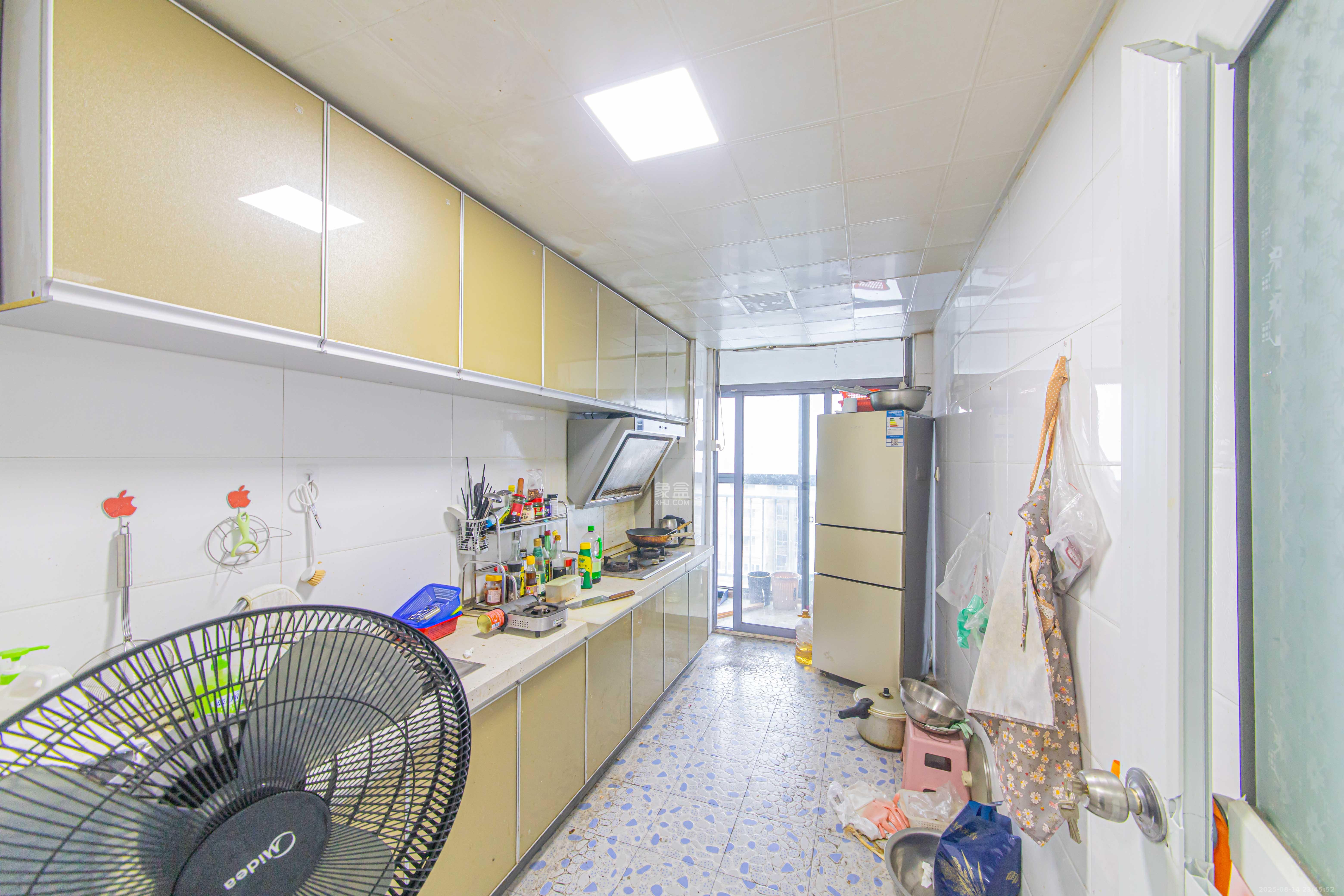 夏威夷碧水春城(碧桂园城市花园)  4室2厅2卫    129.0万 夏威夷碧水春城(碧桂园城市花园)  4室2厅2卫    129.0万厨房