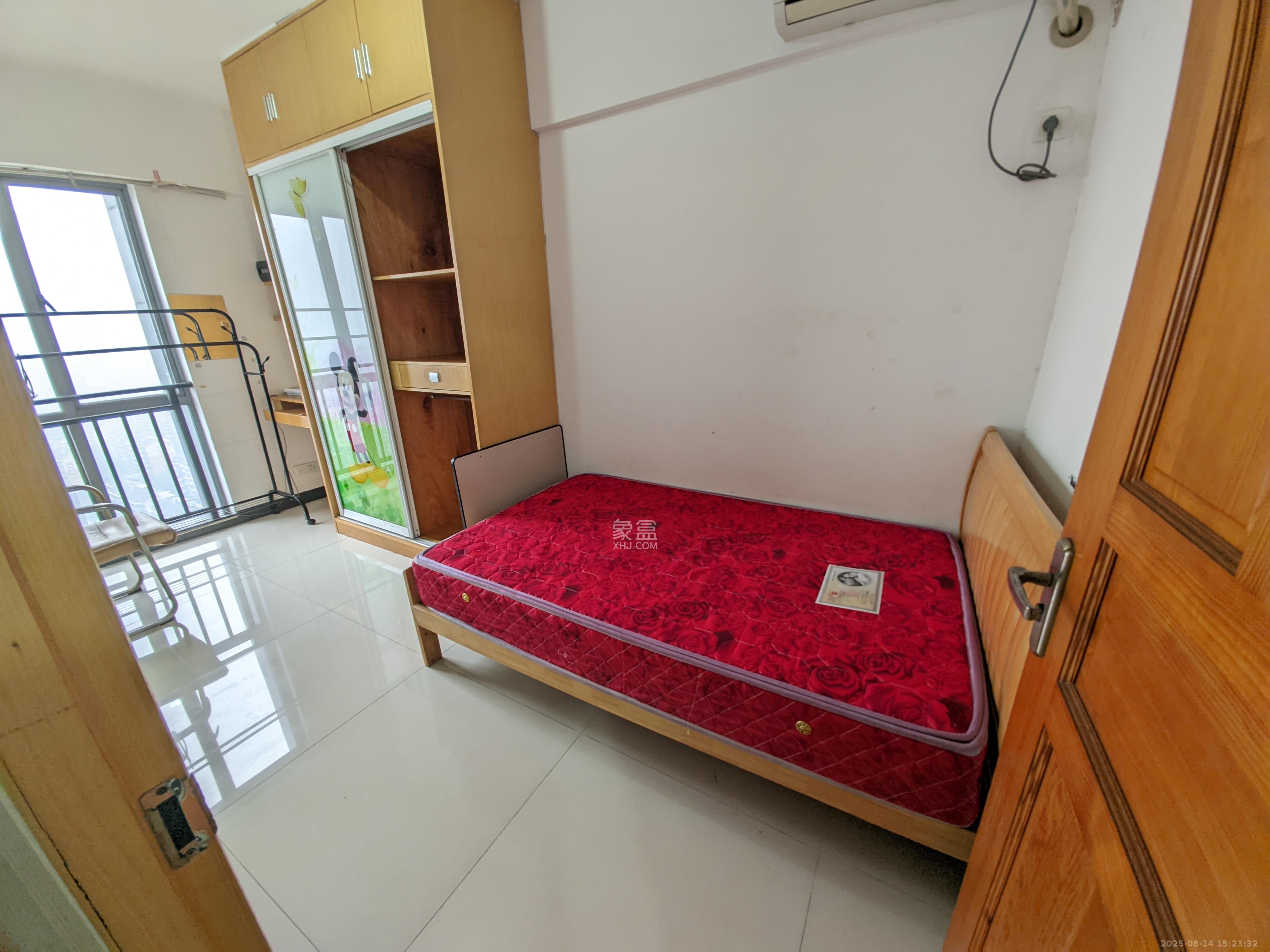 西子一间  2室1厅1卫    1800.0元/月室内图